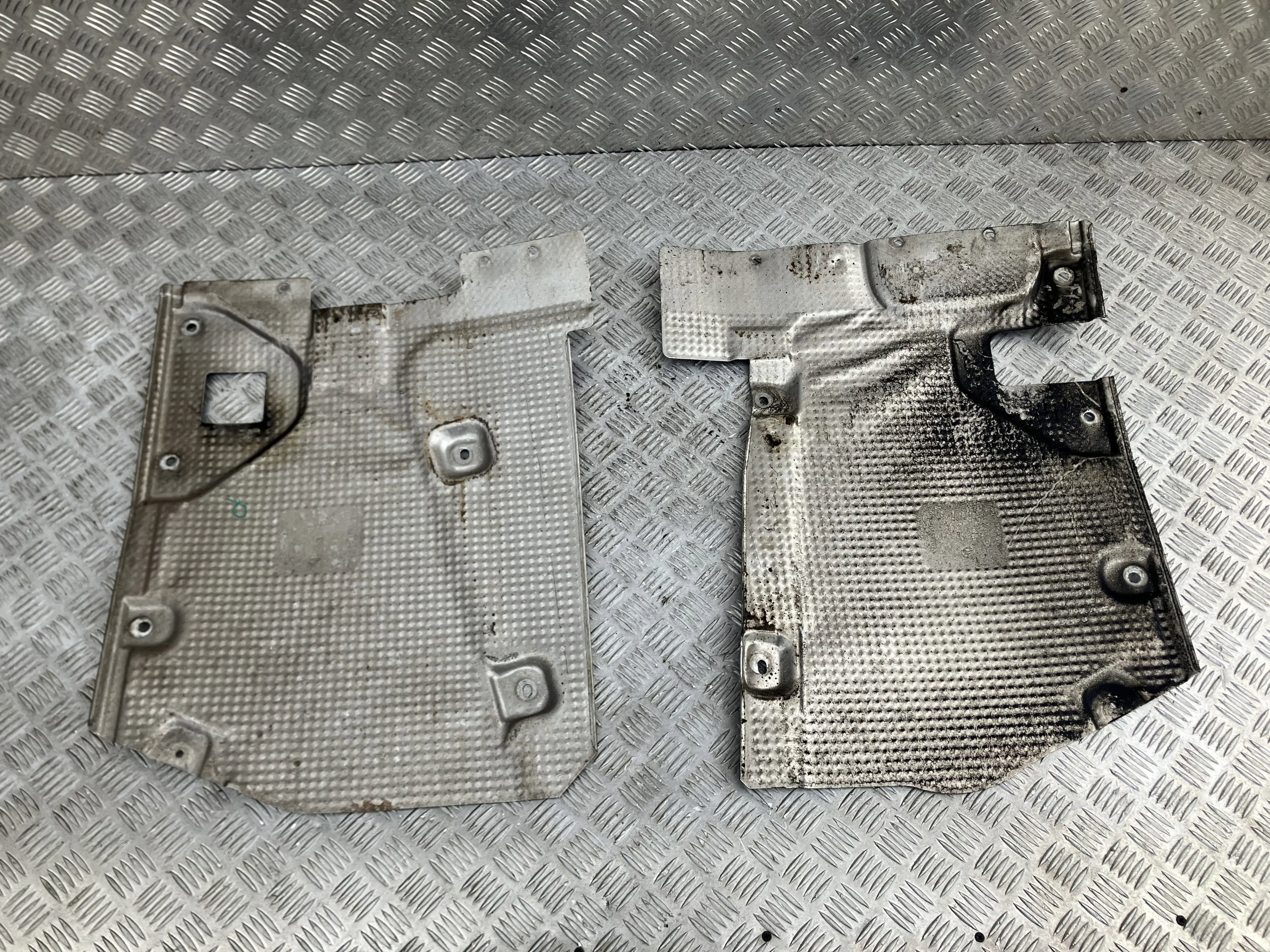 OSŁONA TERMICZNA PODWOZIA LEWA PRAWA ALFA ROMEO GIULIA 15-