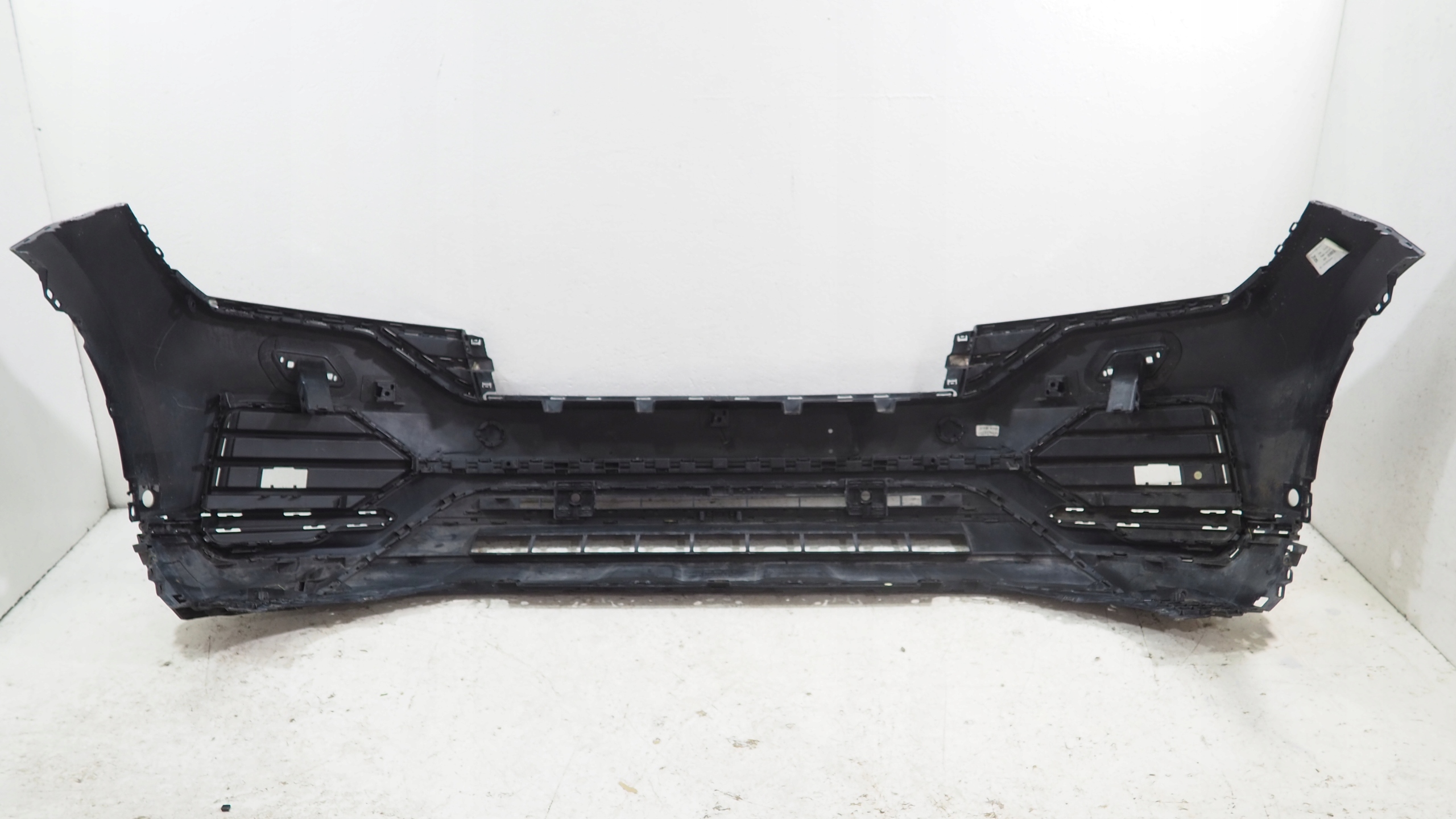 VW Touareg III bumper front front 760807221E