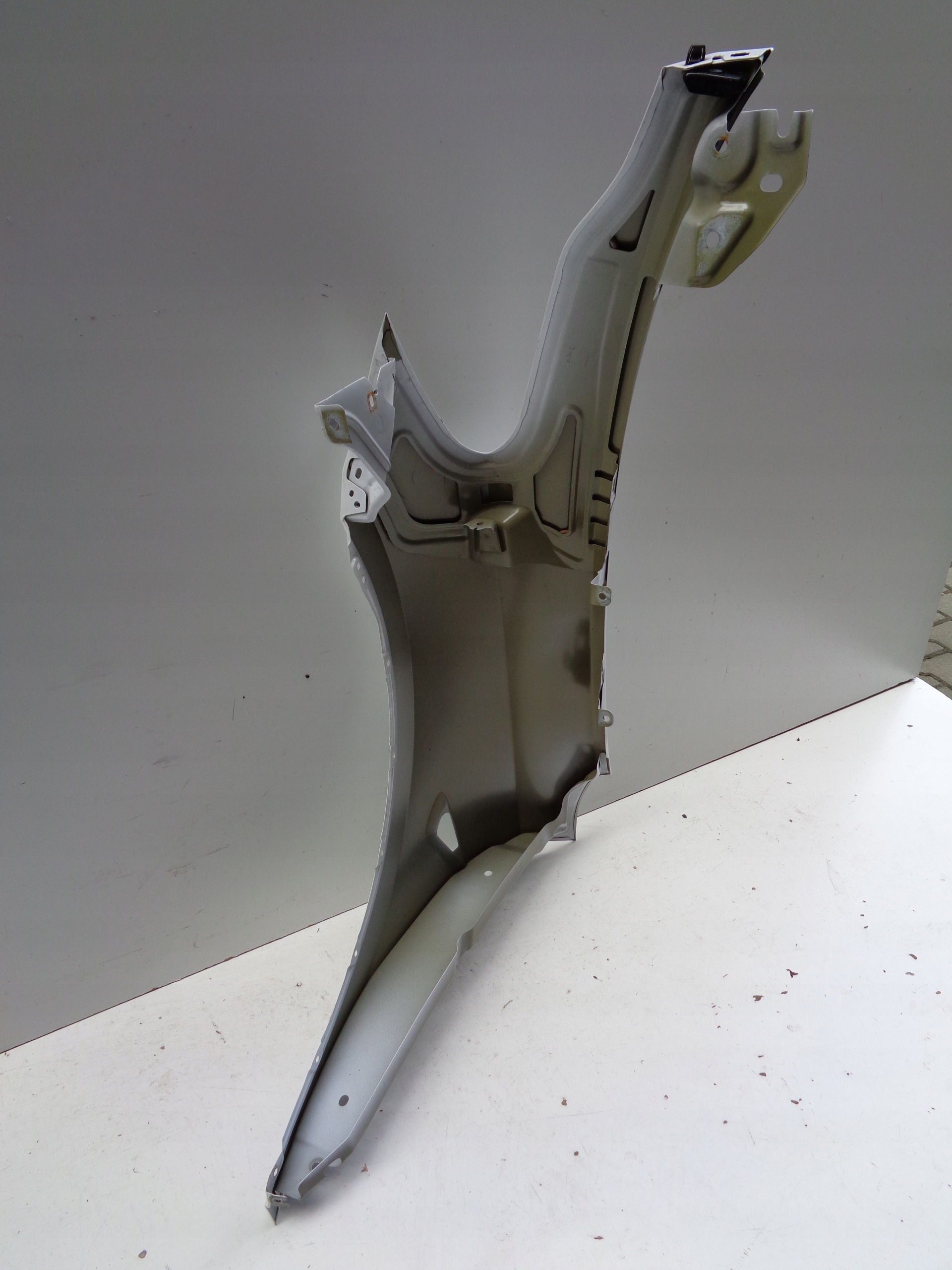 fender right front TESLA MODEL Y NR 51898