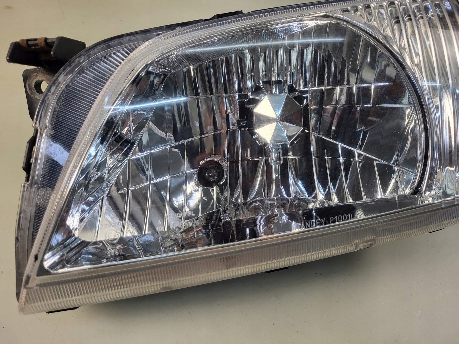 light left front left front reflektor left MAZDA DEMIO P1001L