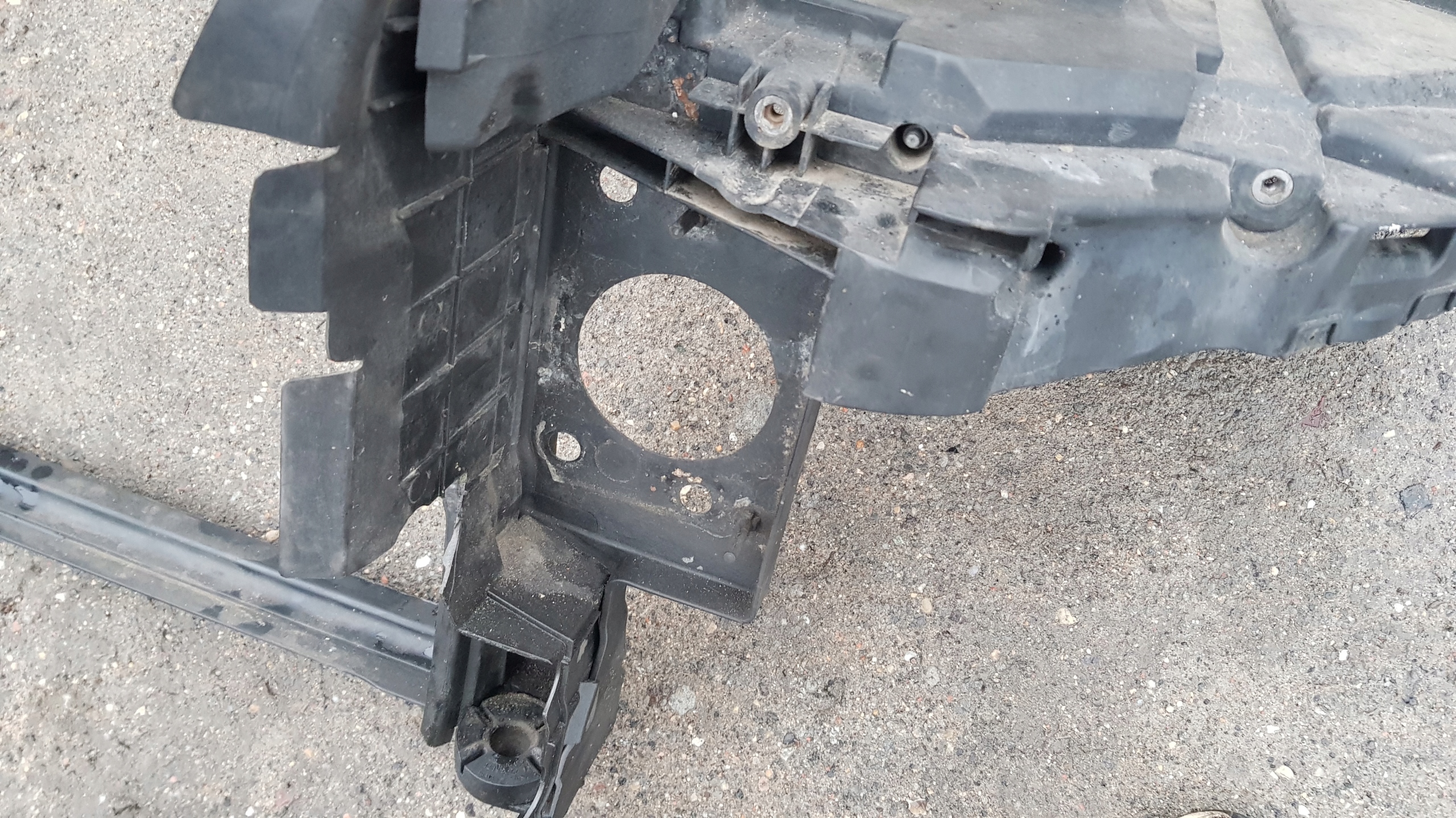 AUDI A8 D3 support panel for radiators pillar iron