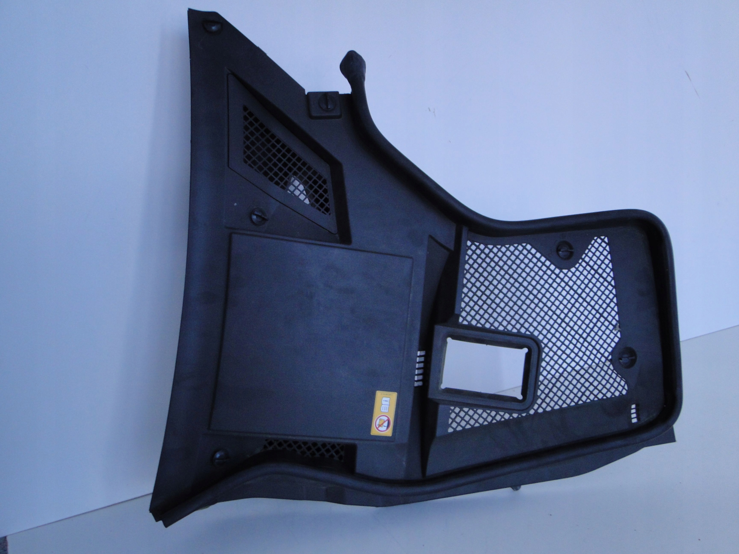 MERCEDES C KLASA 205 W205 PODSZYBIE PRAWE Numer katalogowy części A2058300603