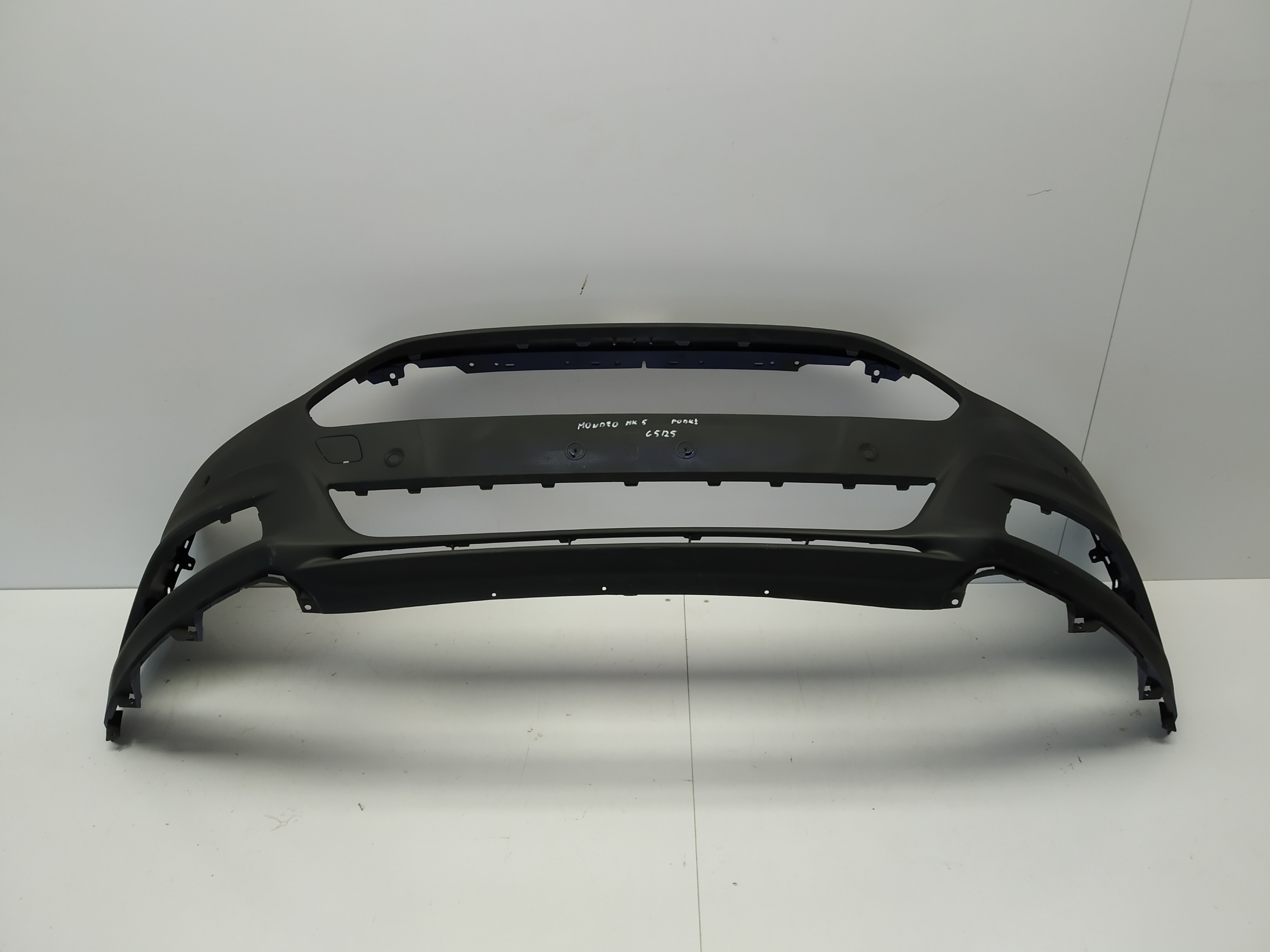 2014-2019r Ford Mondeo Mk5 V bumper front original 4xPdc without Spryskow