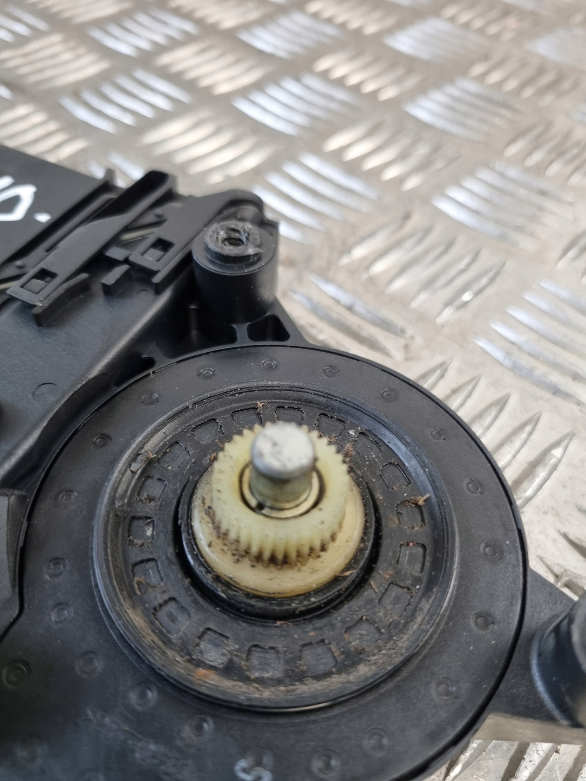 motor fenster links vorne VW PASSAT B5 FL