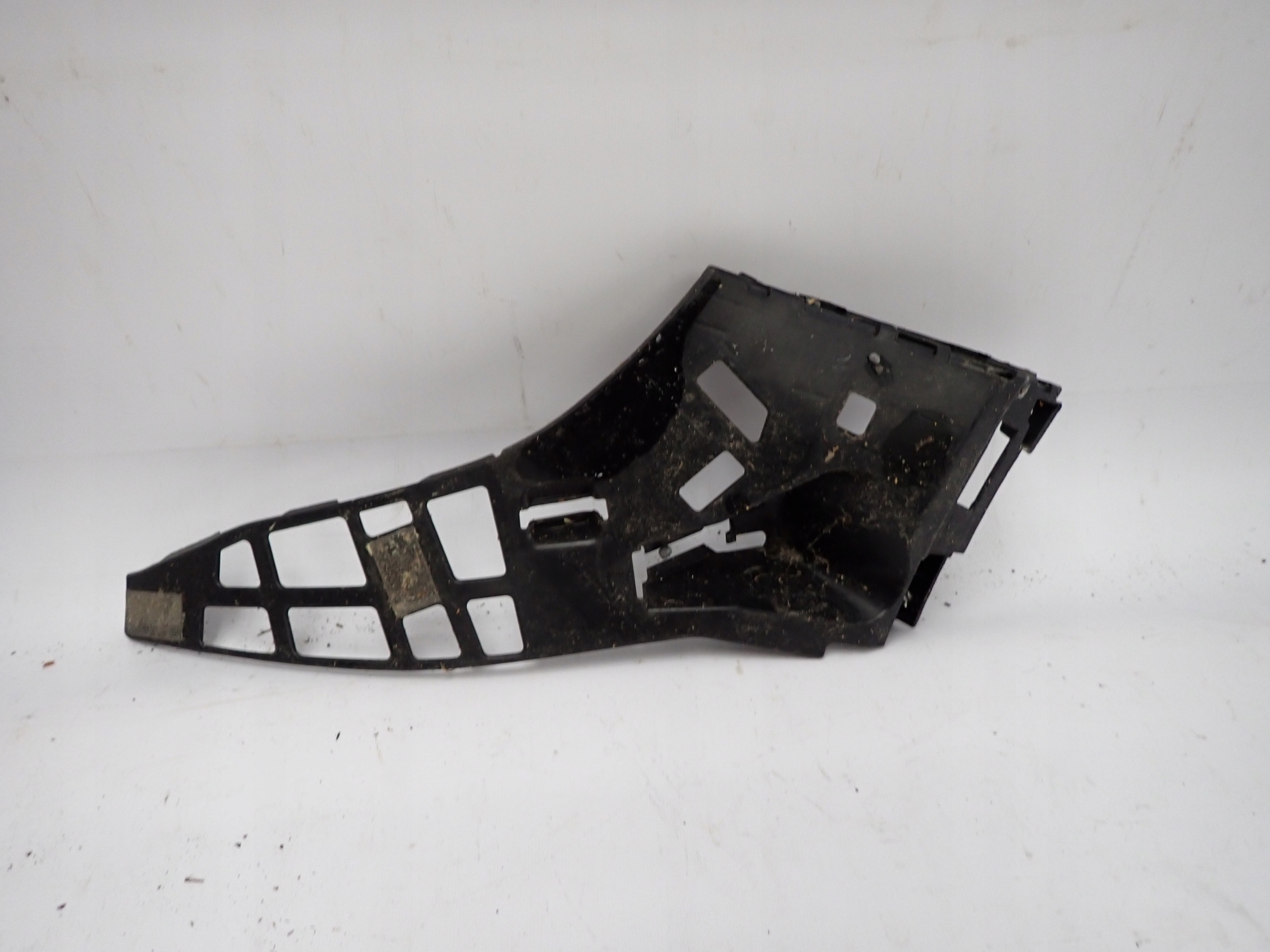 MERCEDES GLA W156 13-19 bumper bracket left rear part