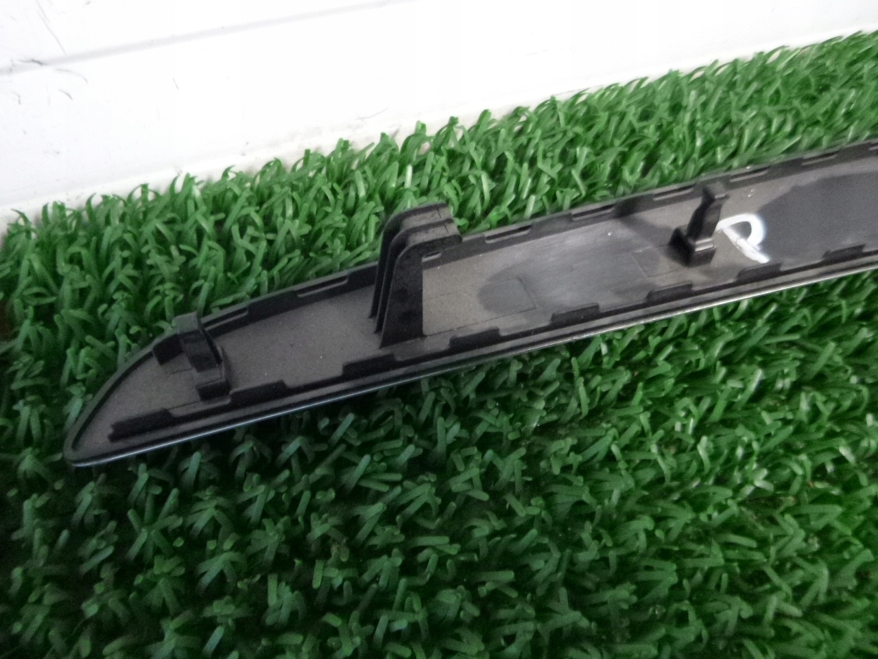 AUDI Q5 moulding DEKOR right rear part original 8R0867410