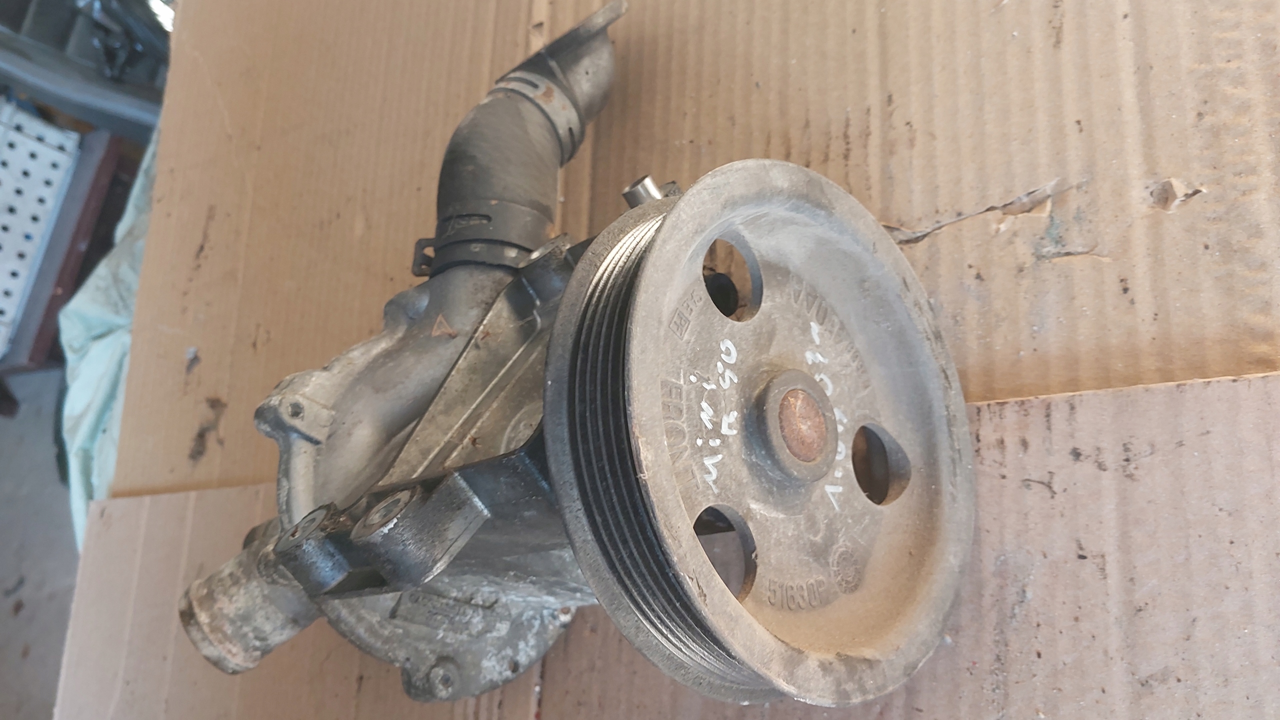 water pump MINI COOPER ONE (R50 R53) (R52) 1.6 B 01-07 R.