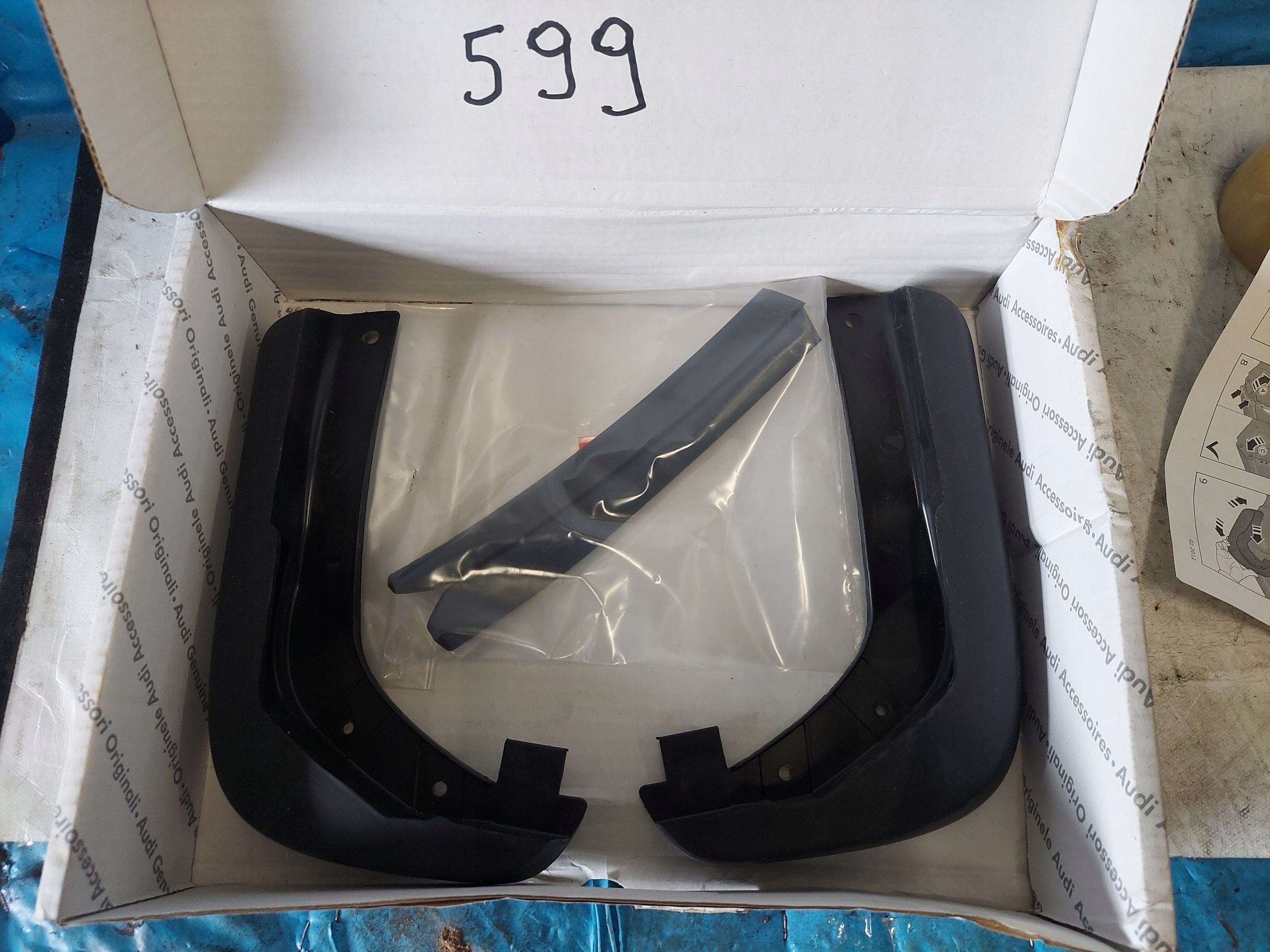 mudguard flaps front A4 B8 8K 8K0075111A