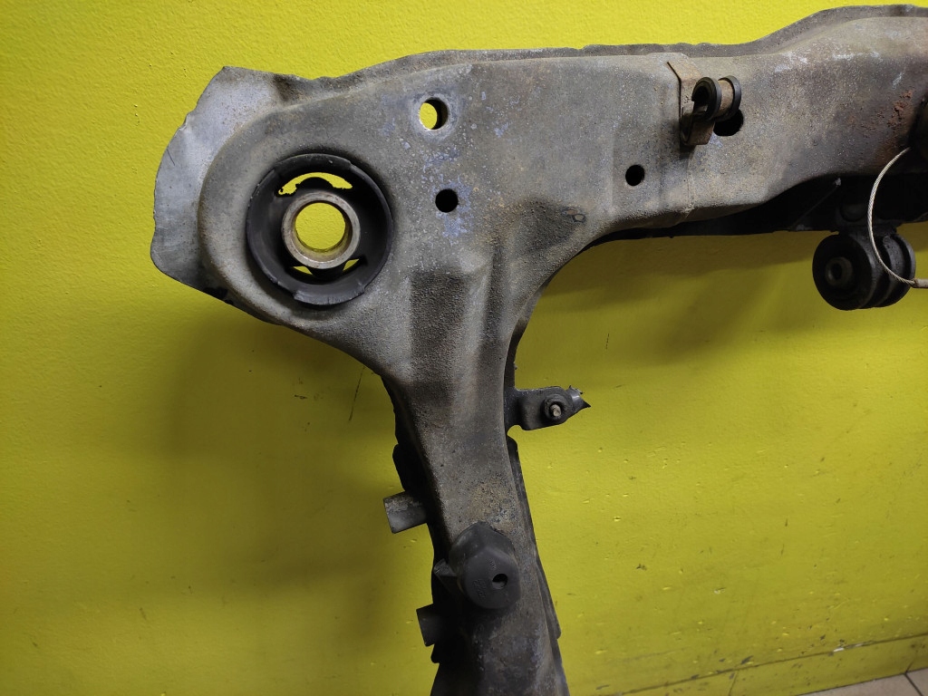 VOLVO XC90 2.9 subframe axle beam axle beam