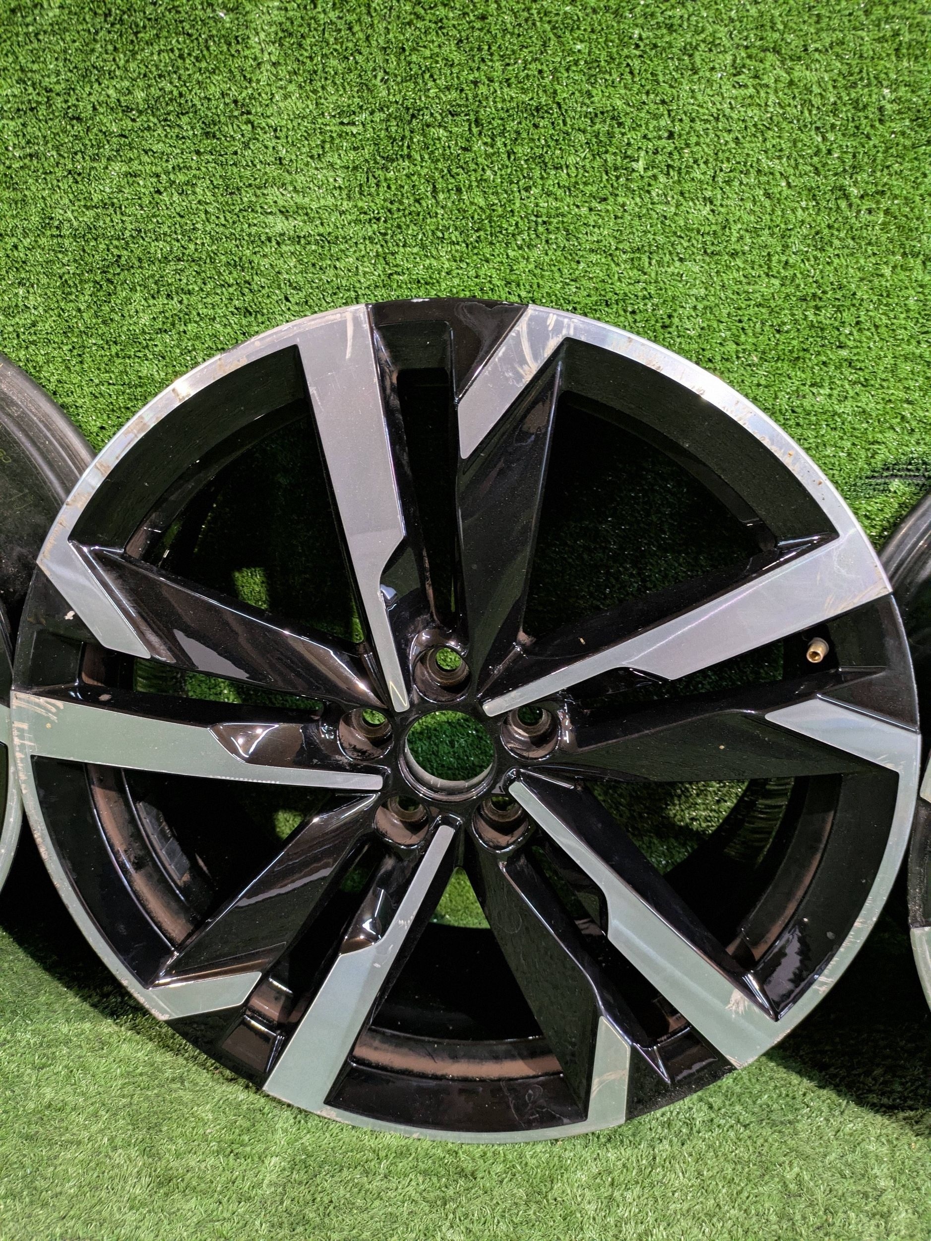 disk disk hliníkový SKODA SCALA 18" x 7J ET39 NR.F283