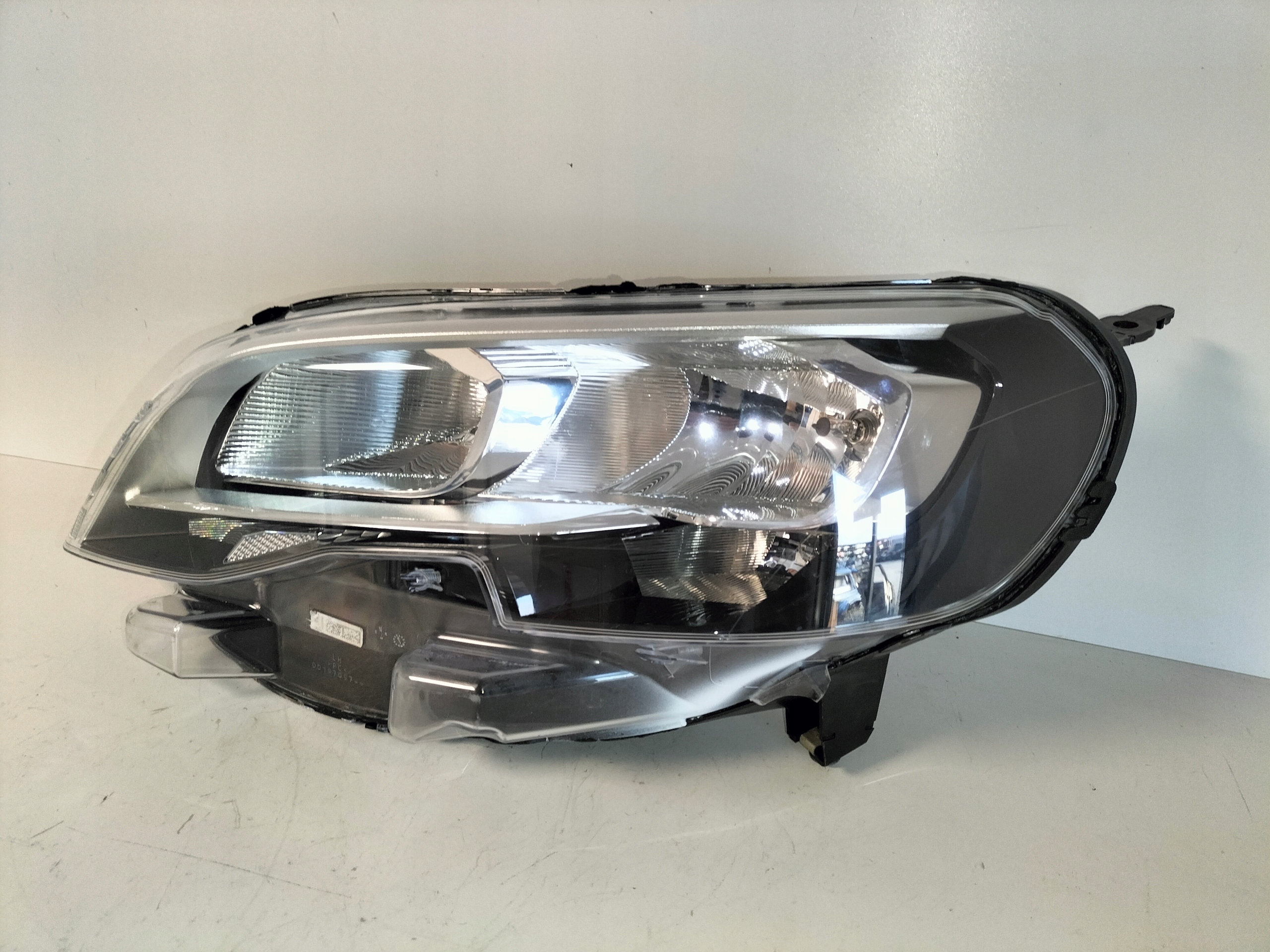 light front reflektor left PEUGEOT EXPERT III 16