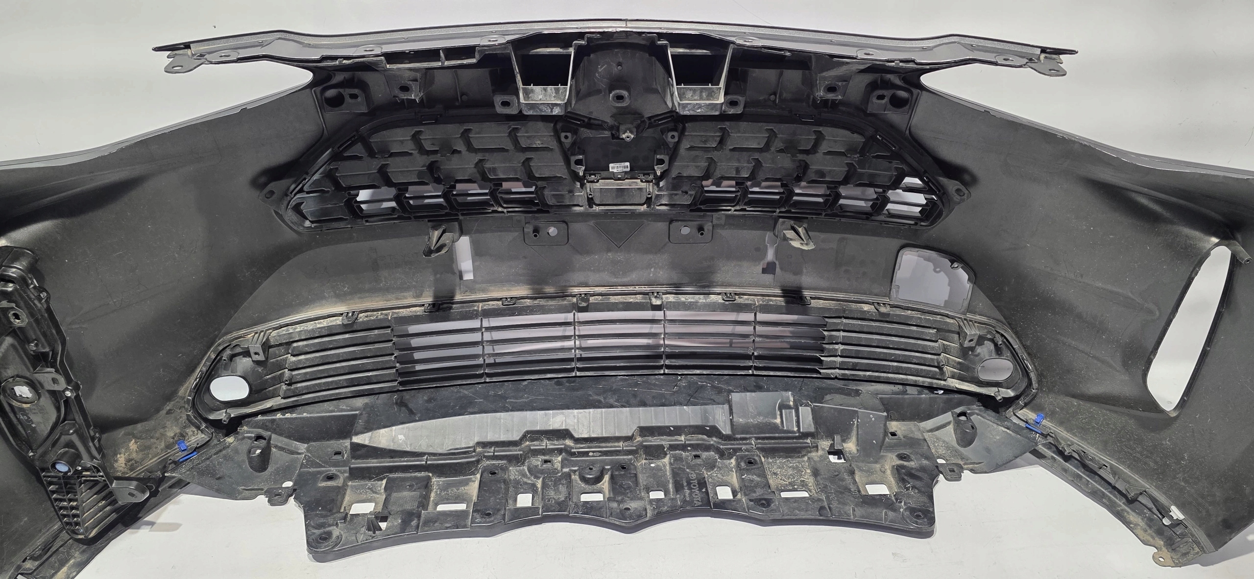 Frontstoßstange Grill Blinkerleuchte TOYOTA YARIS CROSS 20- Original 52119