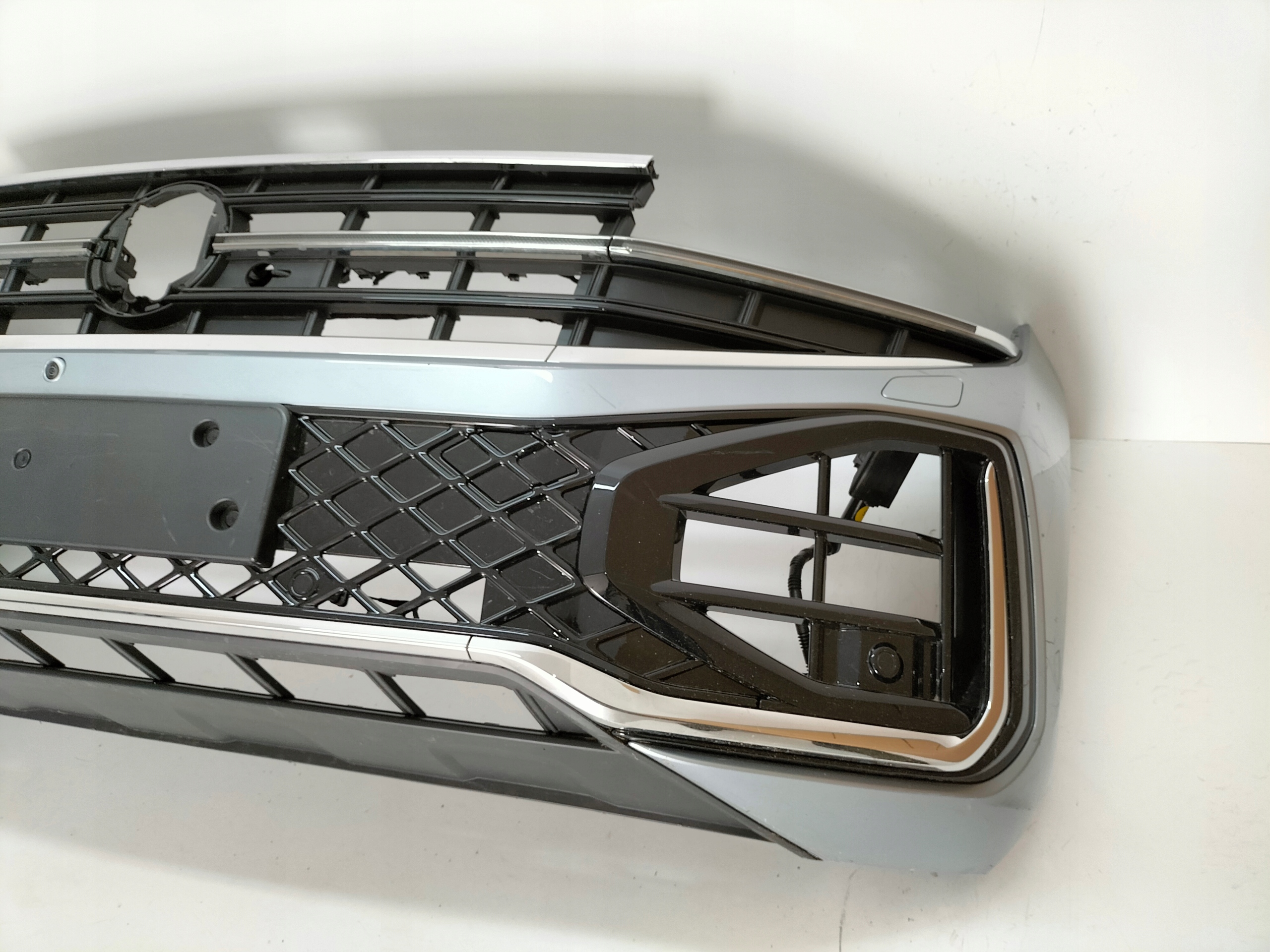 front bumper front VW TOUAREG III 760 LIFT 23- R-LINE