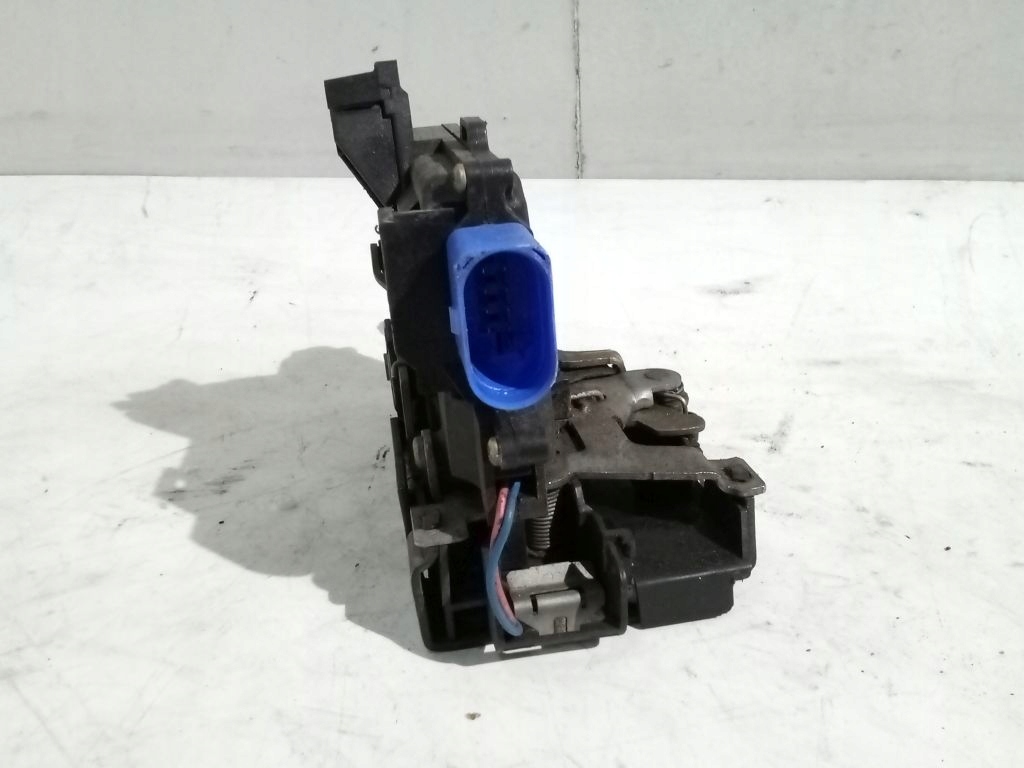 Seat Altea lock left front 9 PIN 3D1837015