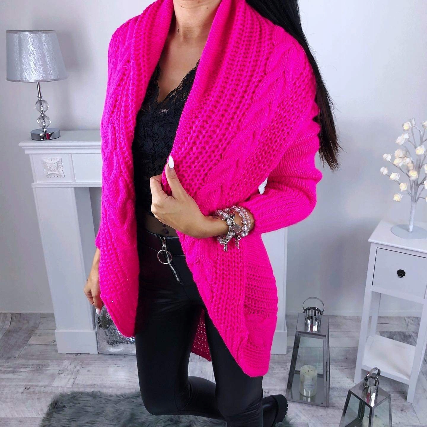 CIEPŁY KARDIGAN NARZUTKA SWETER WARKOCZ -- KOLORY Wzór dominujący inny wzór