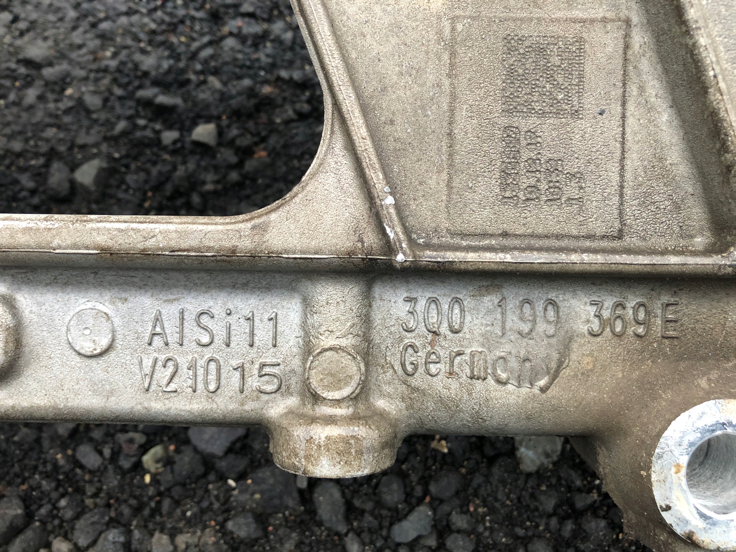 axle beam subframe axle beam arm PASSAT B8 3Q0199369E
