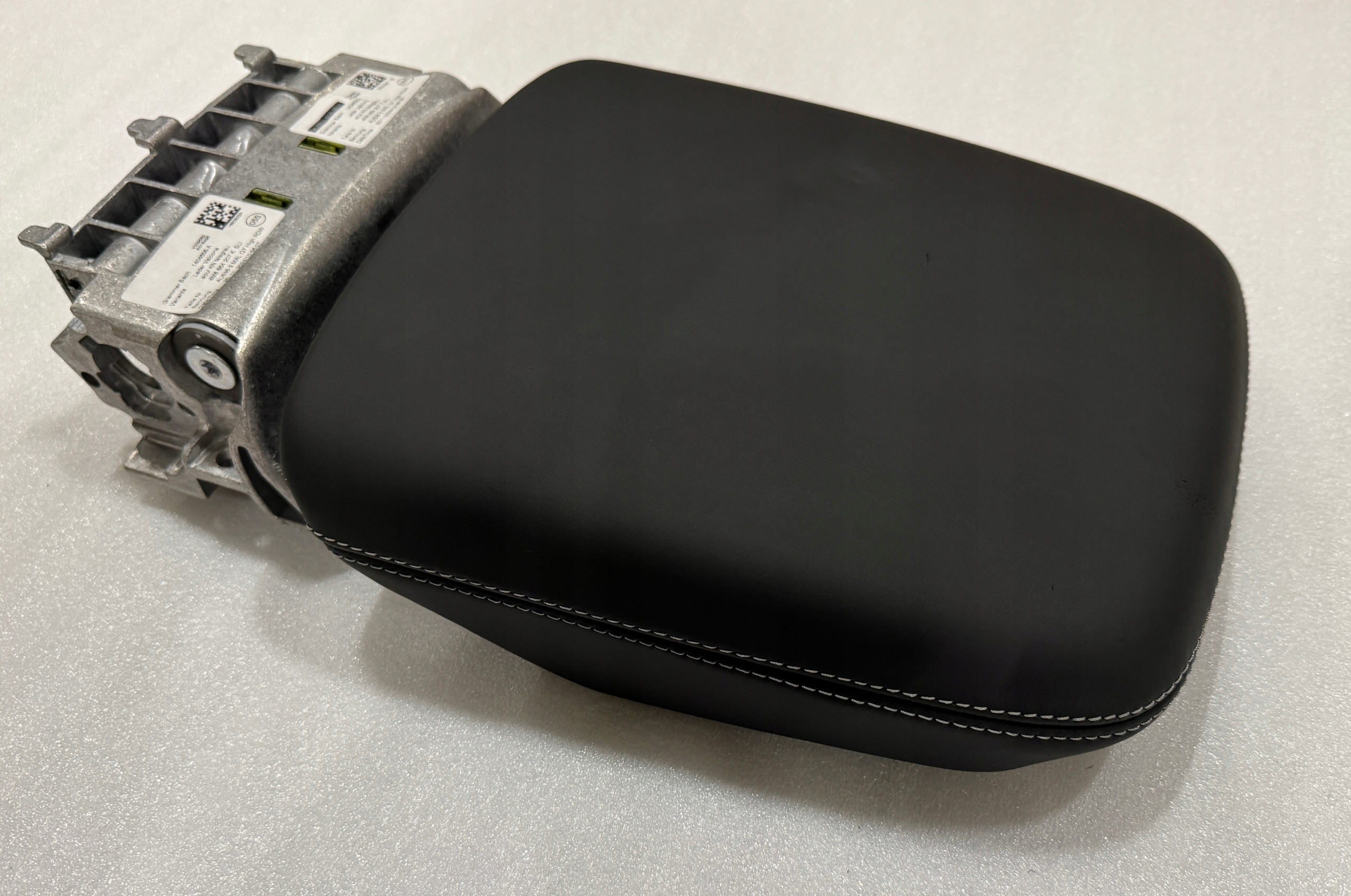 AUDI Q7 Q8 armrest leather VALCONA 4M8864207K SLI 2025