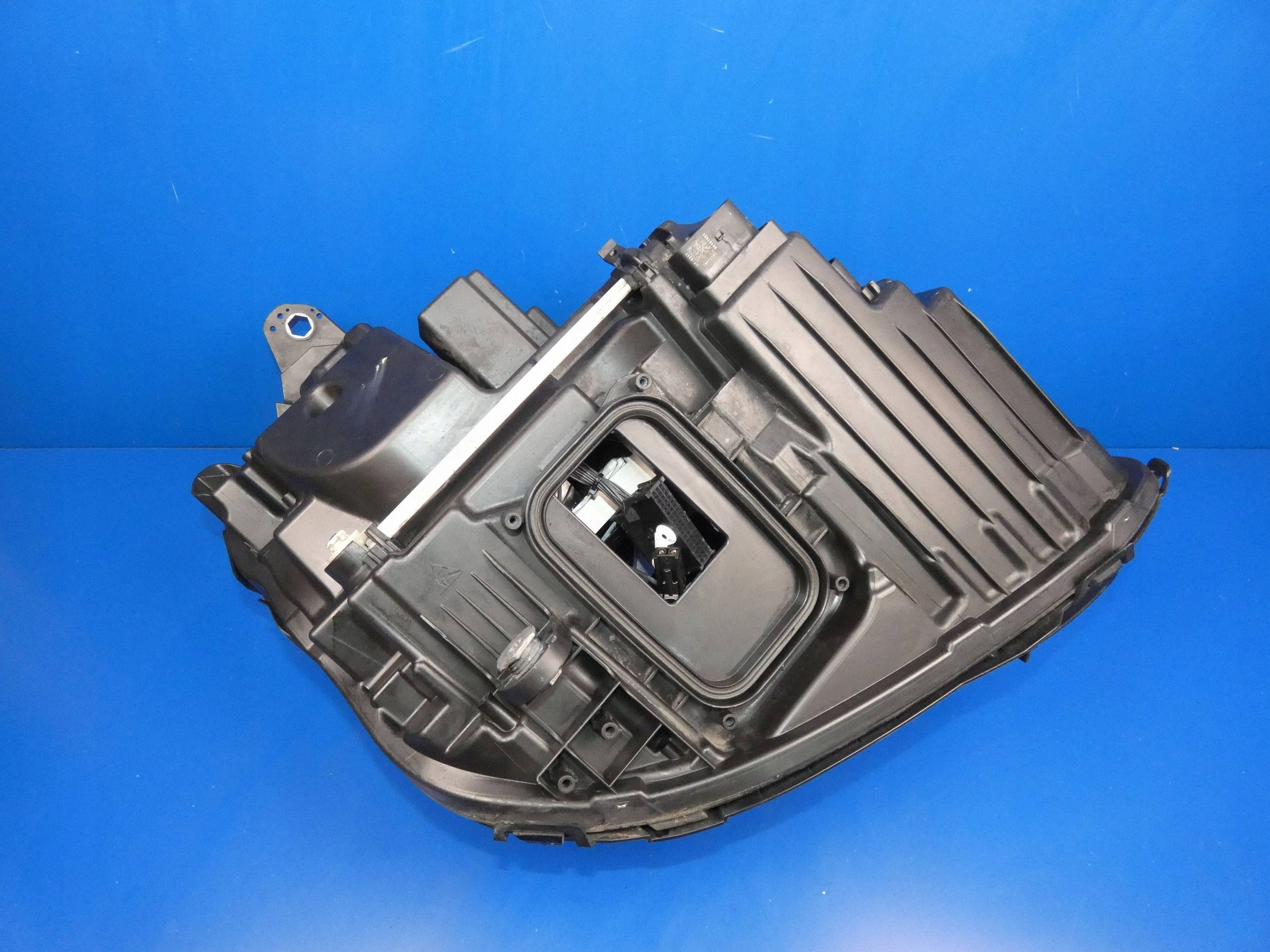 MERCEDES E KLASA W213 light LED left front front - WERSJA ANGIELSKA