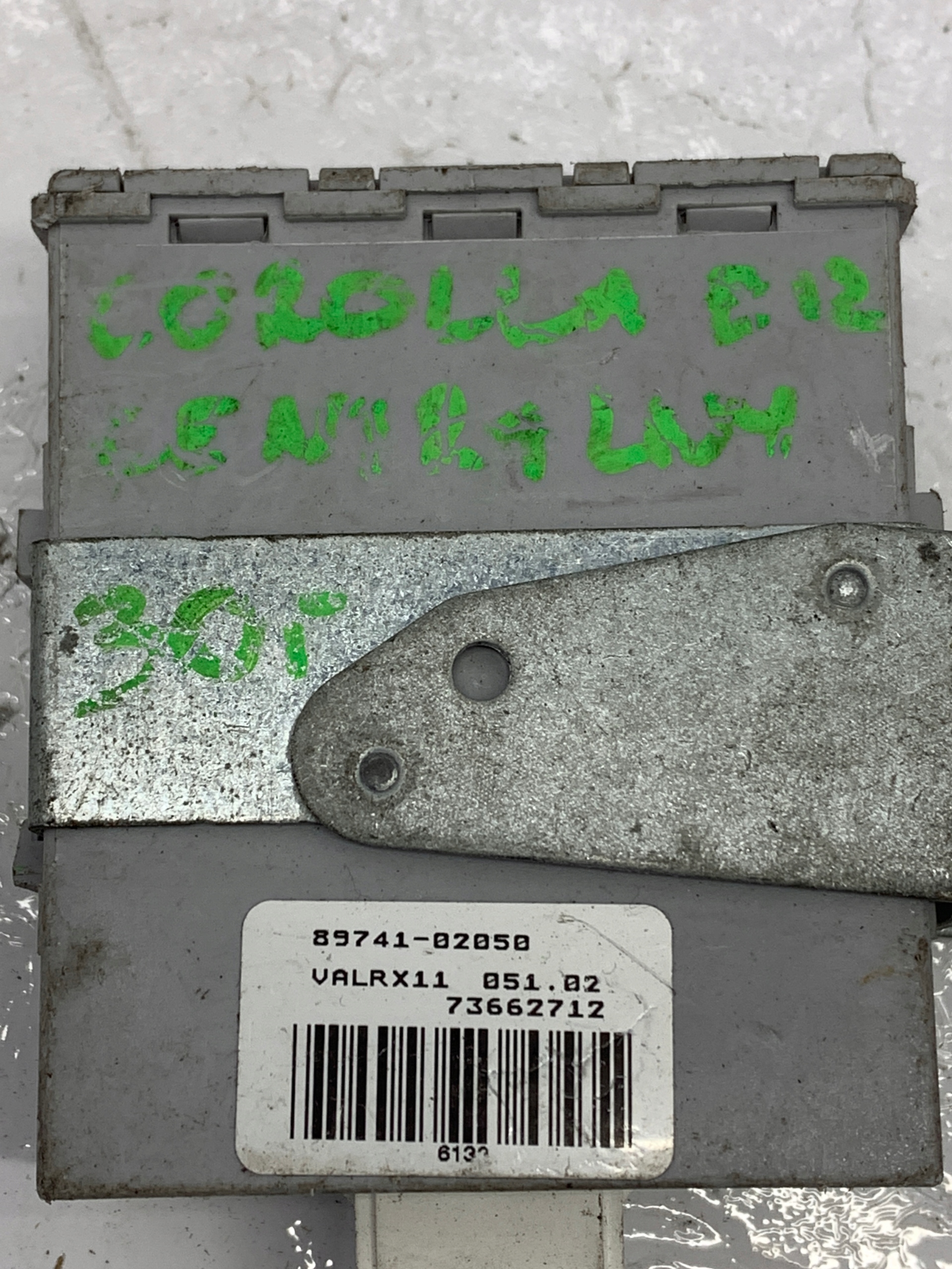 module control unit of a lock central 89741-02050 TOYOTA