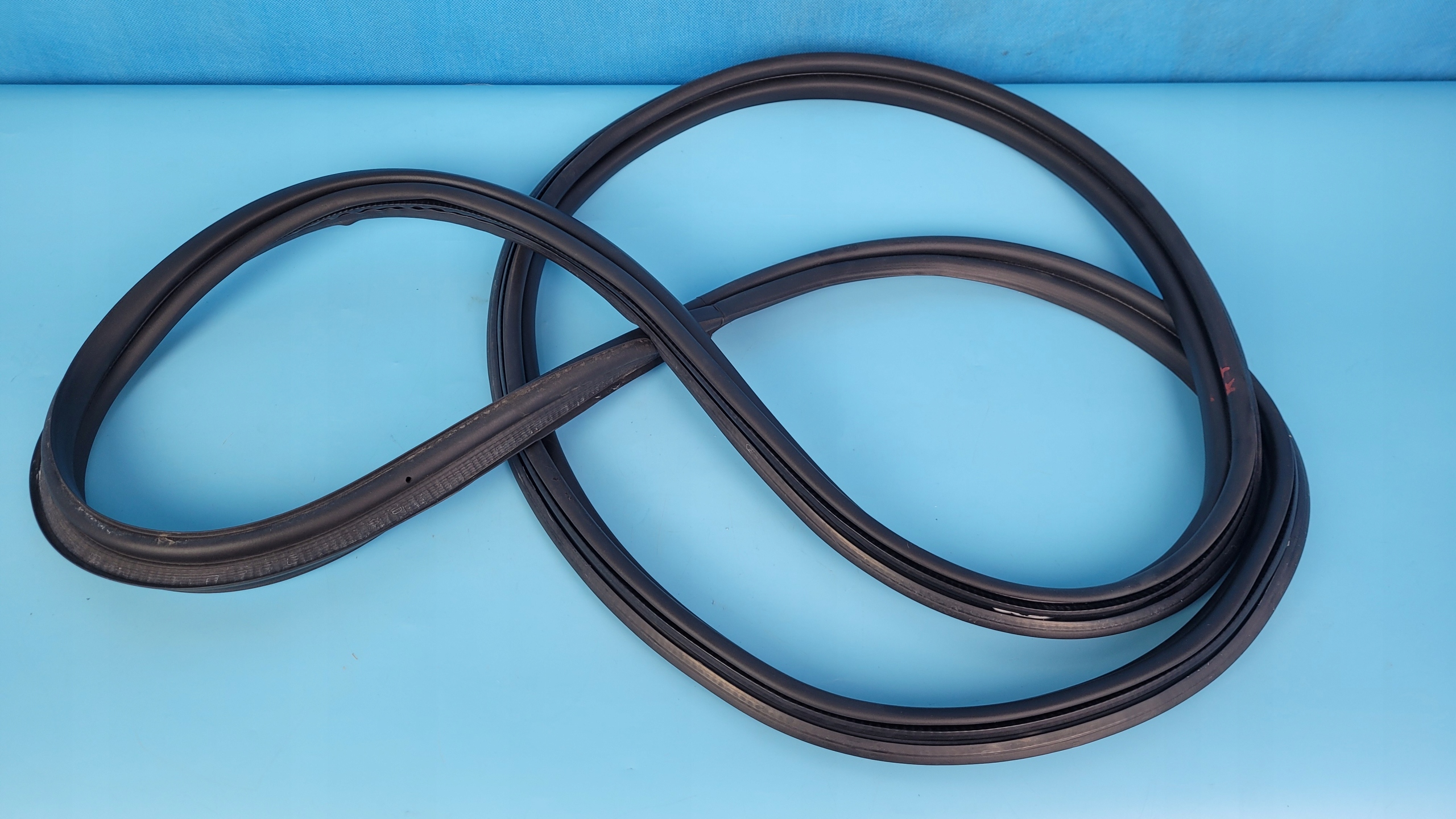 OPEL MOKKA B 23r USZCZELKA KLAPY BAGAŻNIKA PSA 4287