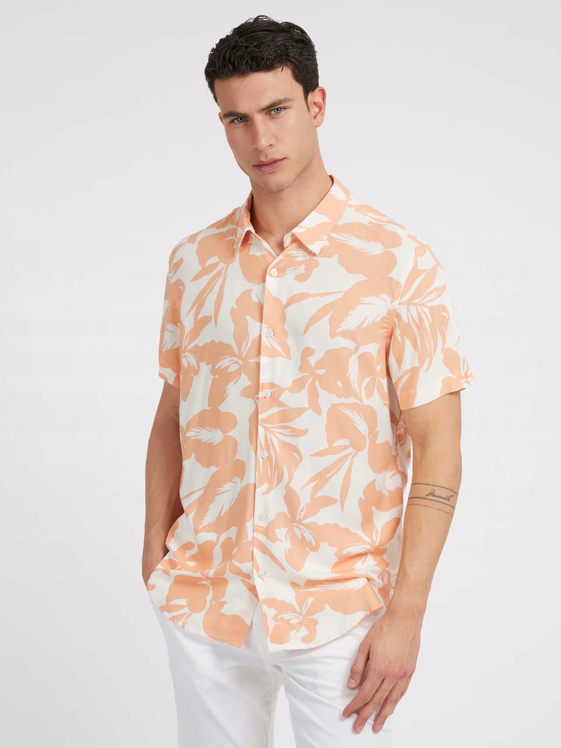Guess Pánská Slim Fit Košile S Krátkým Rukávem A Květinami