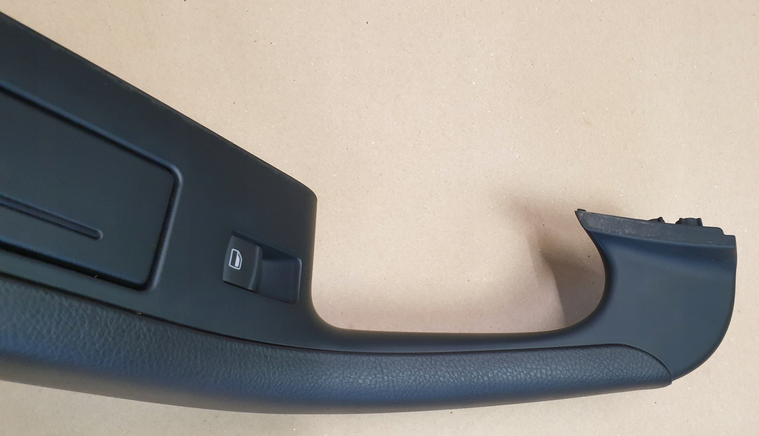 bracket armrest passenger compartment ashtray left rear part AUDI A6 C6 4F 4F0868393
