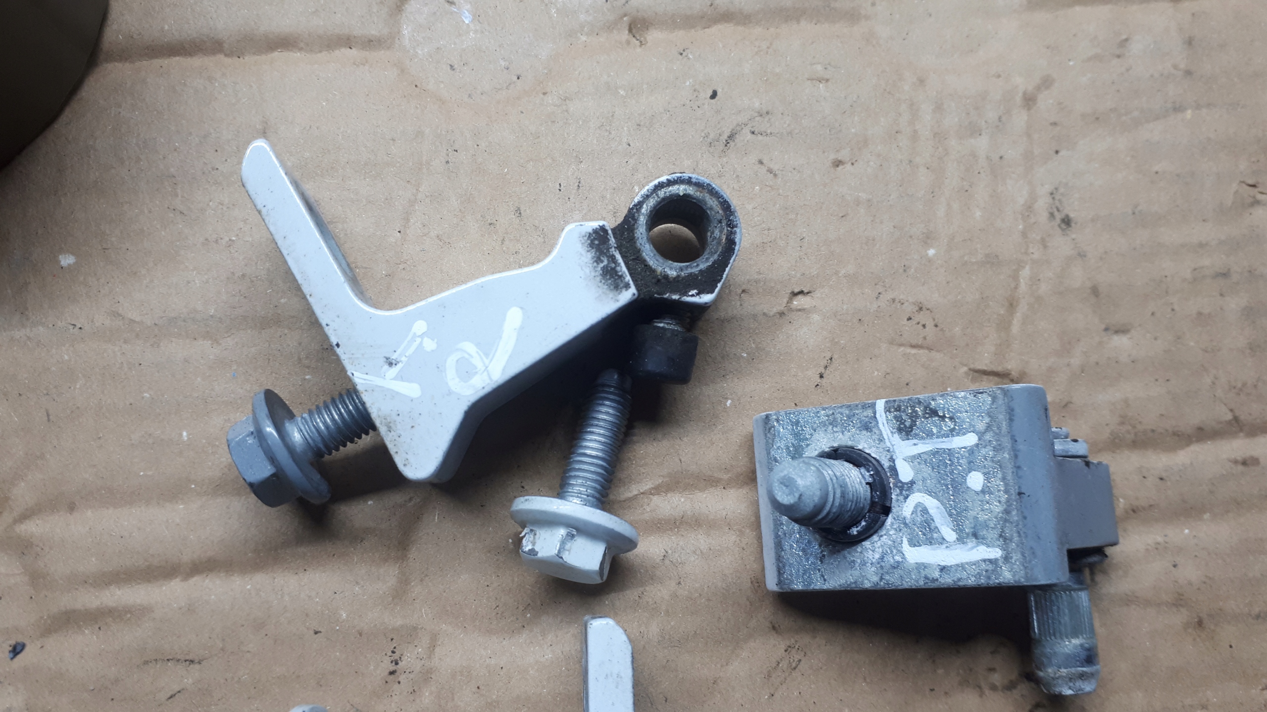 S4 B8 LIFT A4 hinge hinges door right rear part LS9R