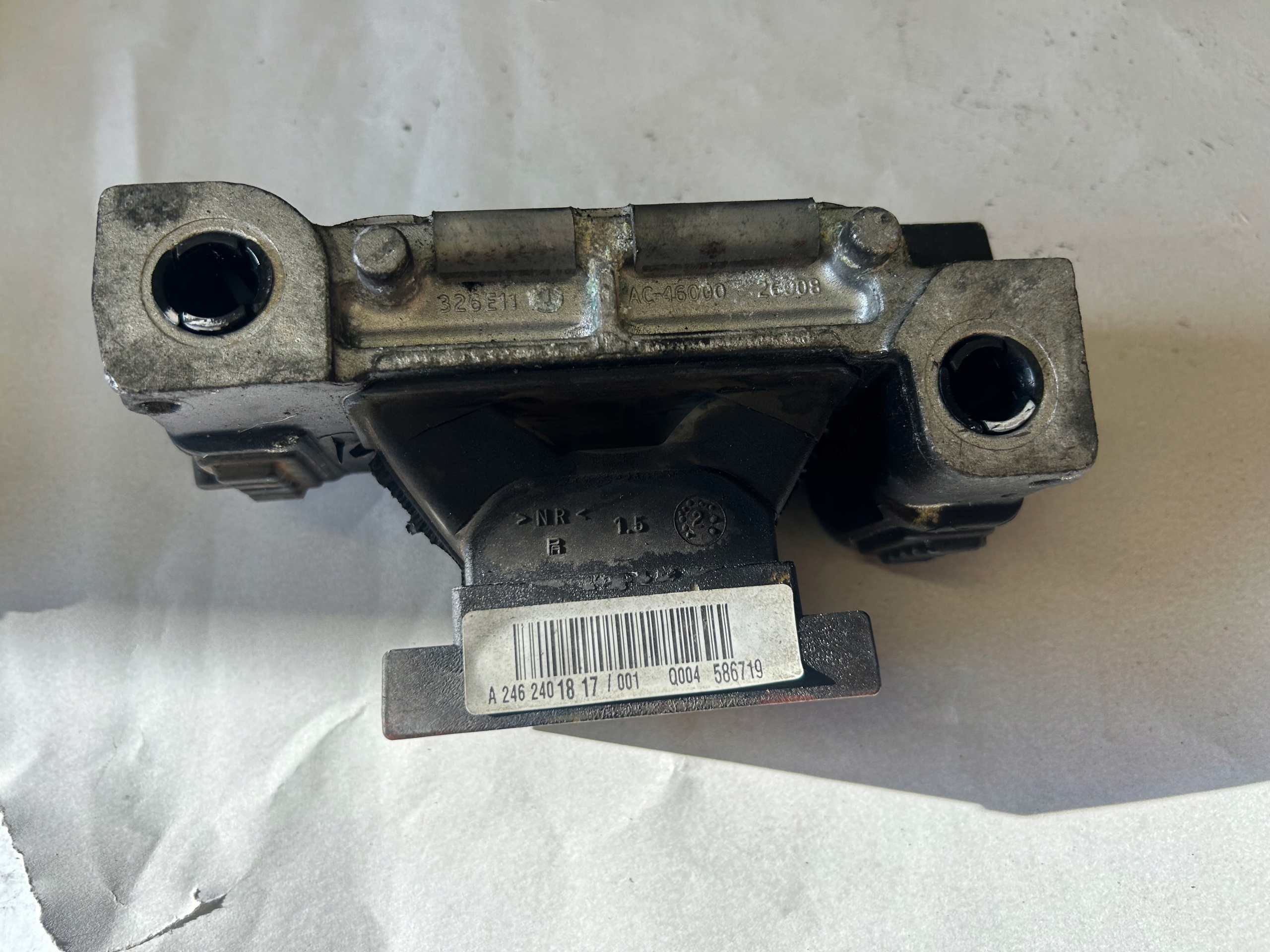 MERCEDES W176 W246 1,8 CDI holder engine mount A2462401817