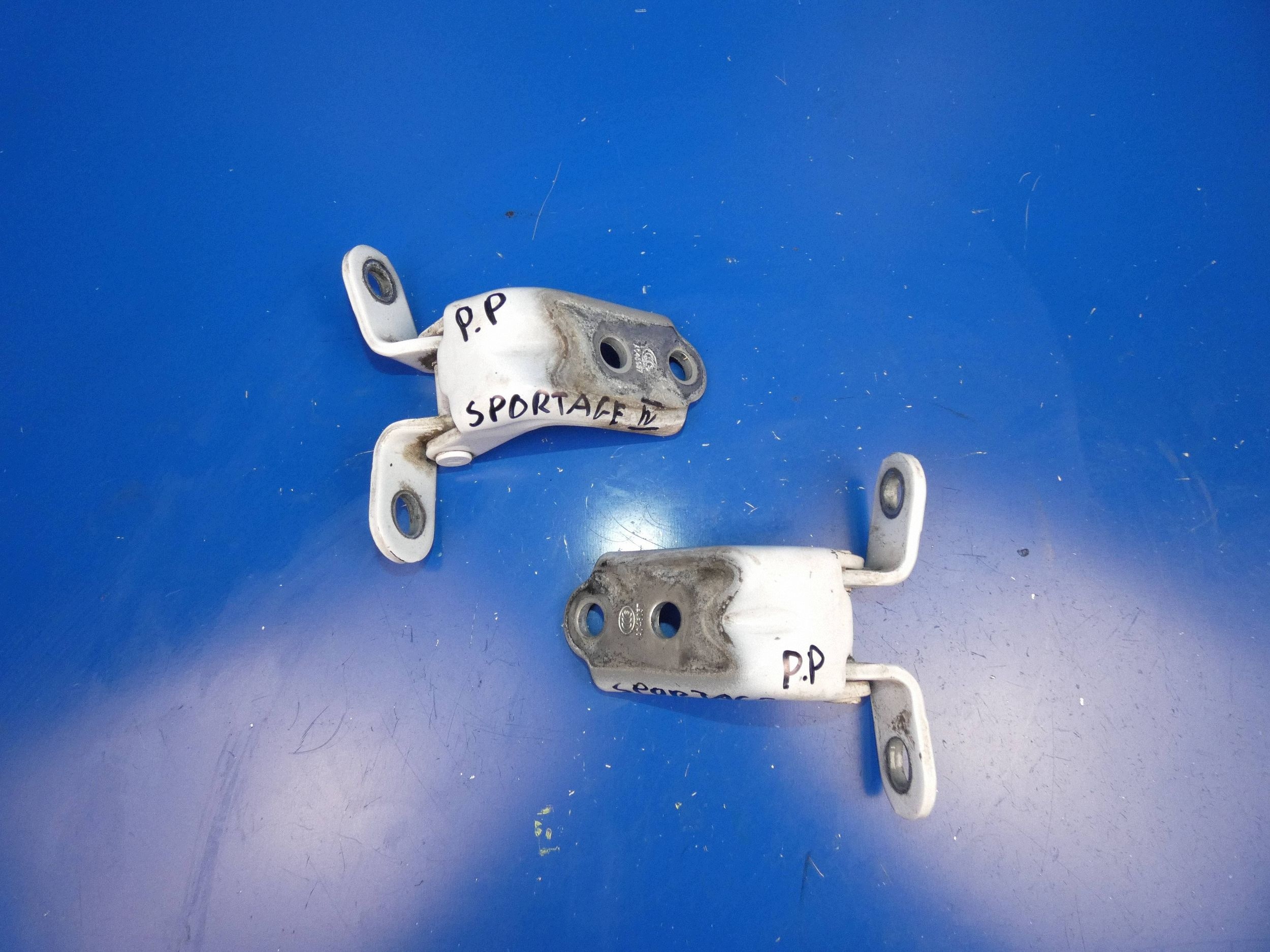 hinges door przednich front side right KIA Sportage