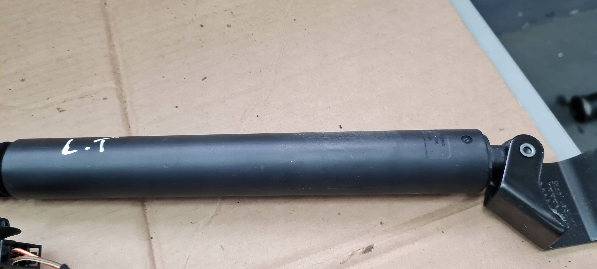 A7 4G S7 damper telescope bonnet electrical left rear part 4G8827851F