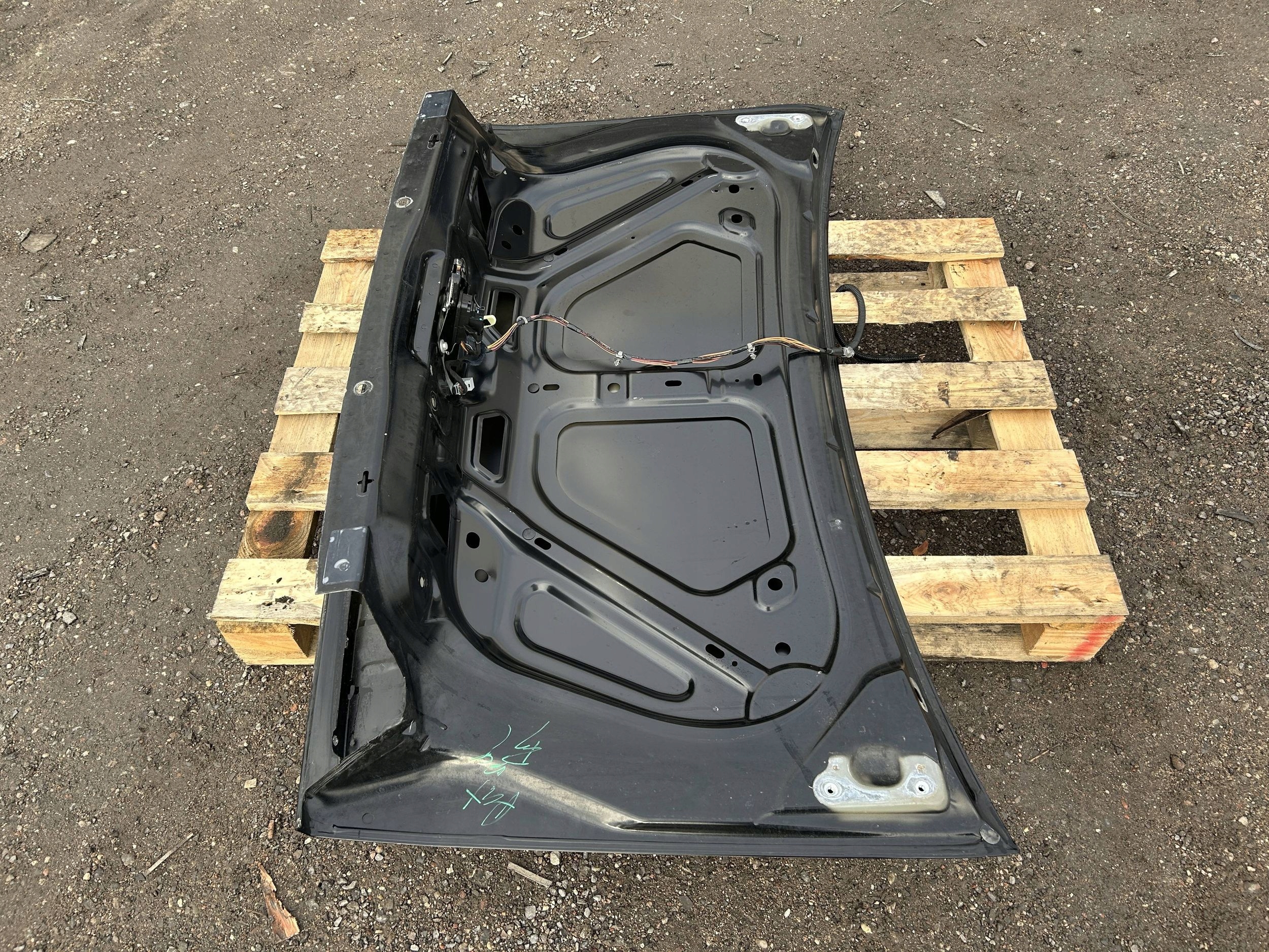 trunk door boot Dodge Challenger 2015r