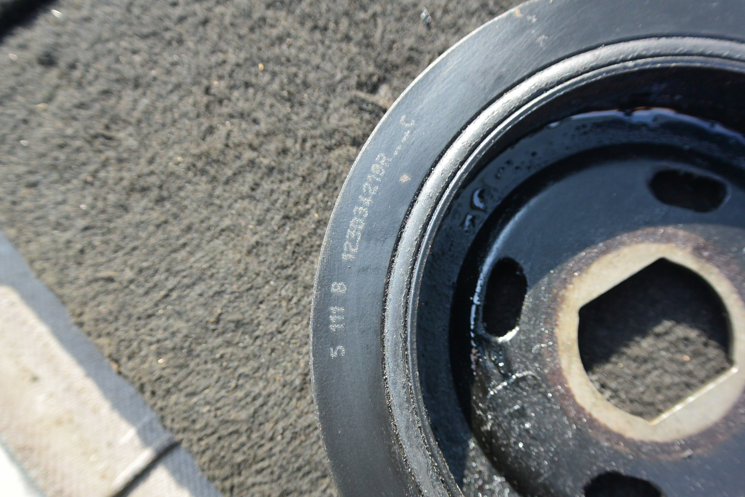 crank pulley RENAULT TRAFIC III 1.6