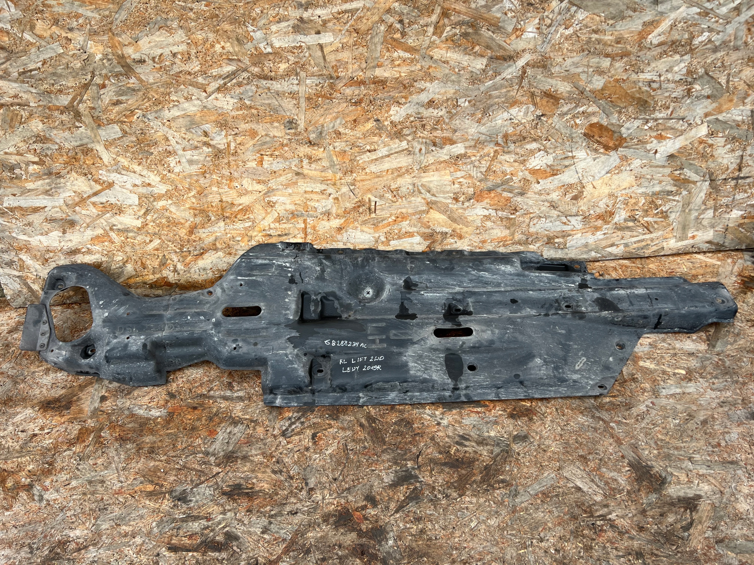 abdeckung Blende Abdeckung Unterfahrschutz links JEEP CHEROKEE KL LIFT 2019R