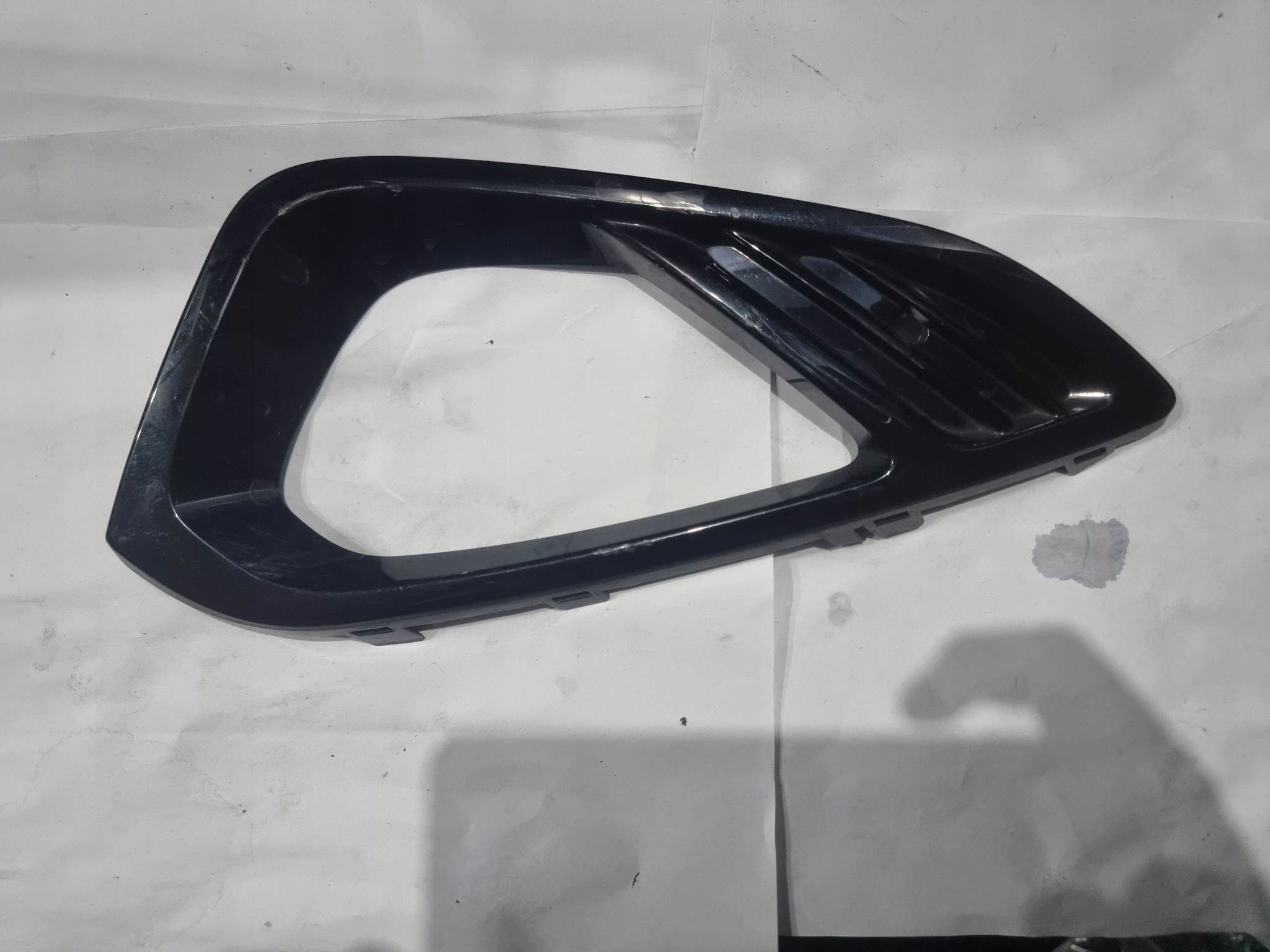 FORD FIESTA MK8 -> grid of a bumper left C8L6G