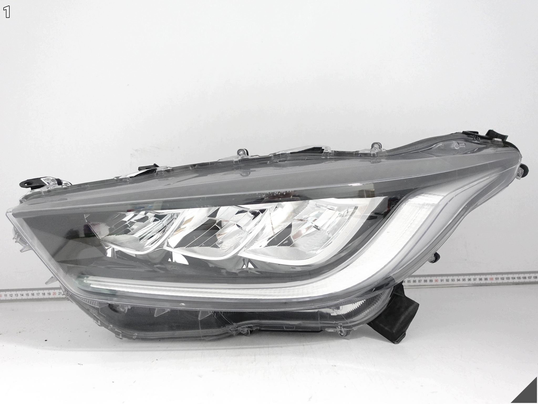 TOYOTA YARIS IV (4 GENERACJA) XP210 GR 20- light FULL LED left front EUROPA