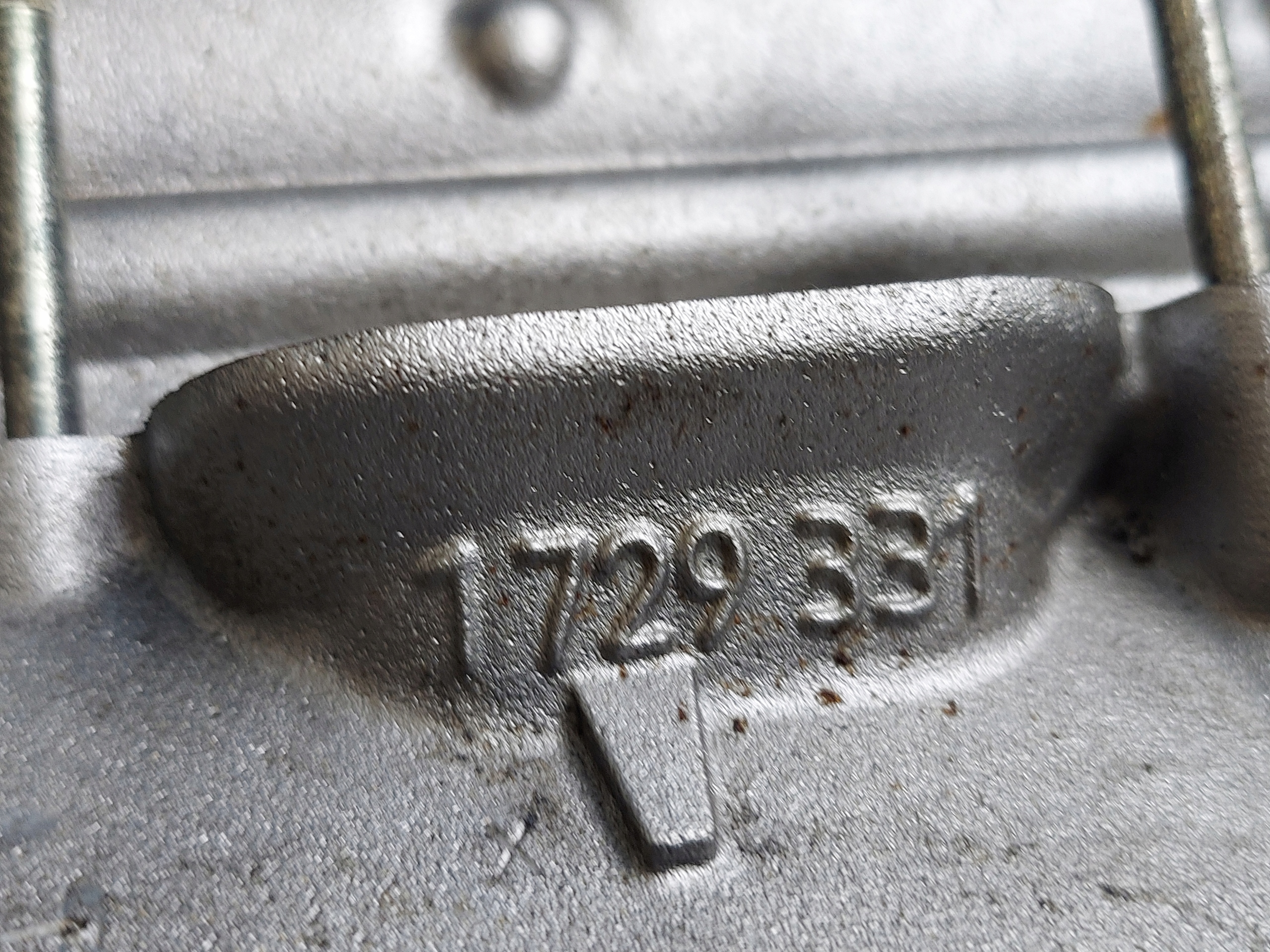 head. BMW 7 E32 3.0 V8 172933,1729311