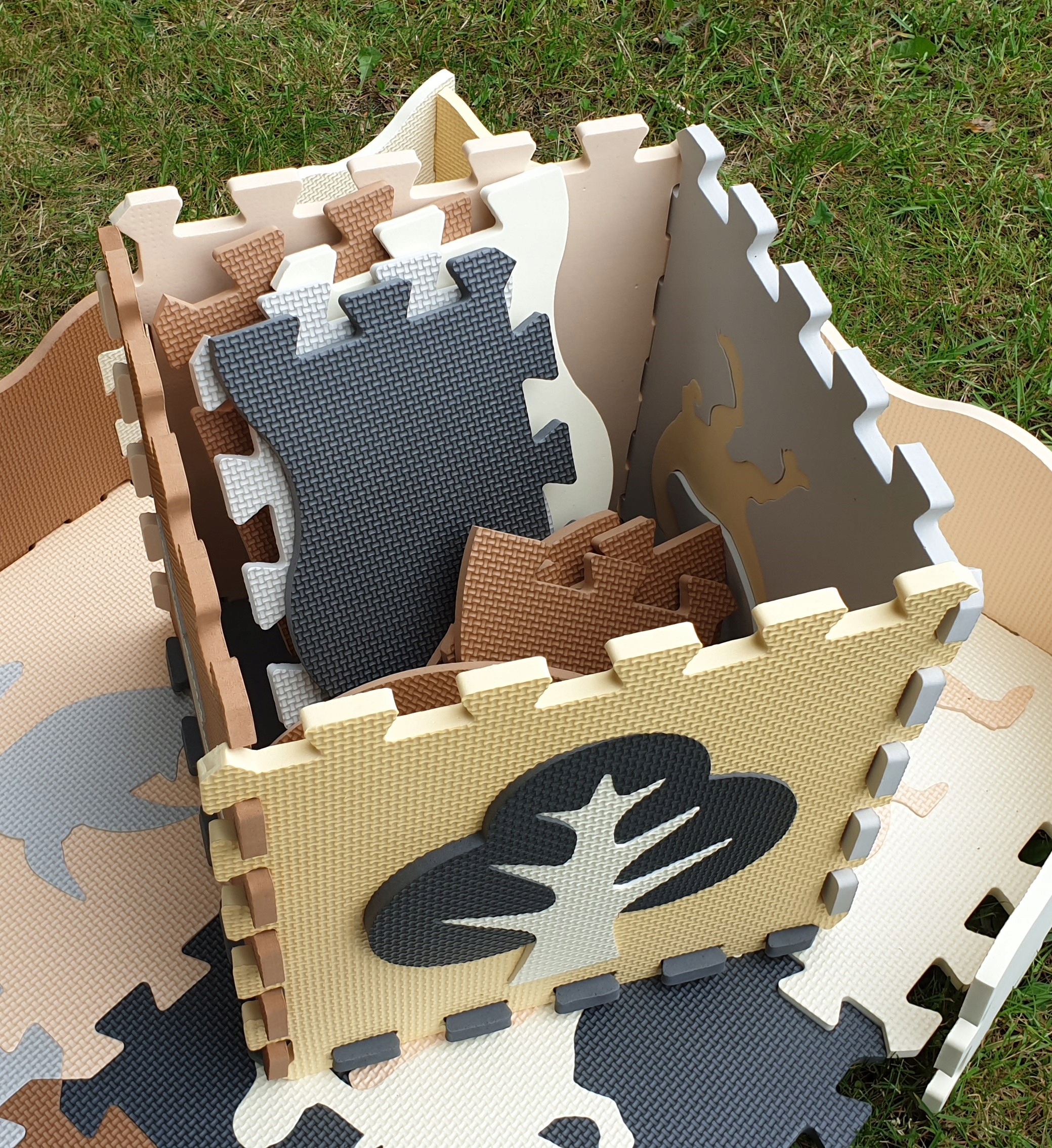 DUŻA Mata Puzzle piankowe EVA Dinozaury Safari 52 elementy T-REX Bohater brak