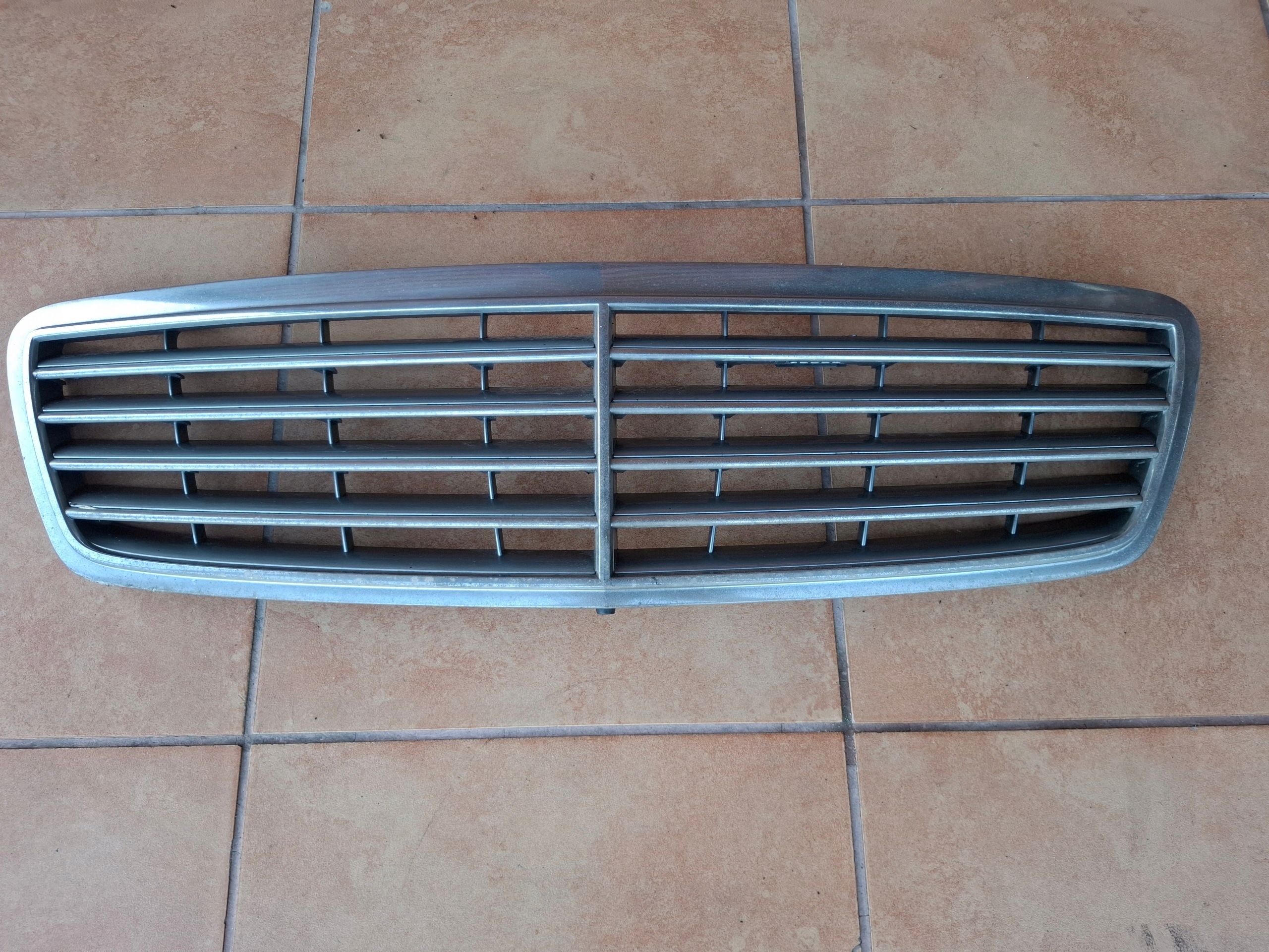 Grill Grill MERCEDES C KLASA W203 A2038800183