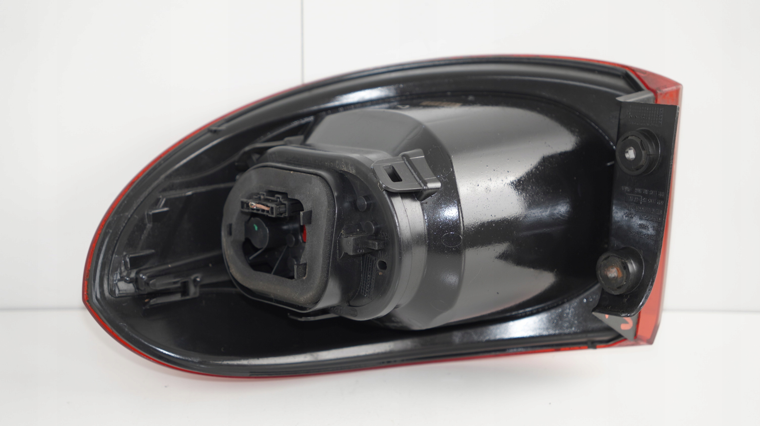 фонарь левый задний vw Tiguan I 07-11R^