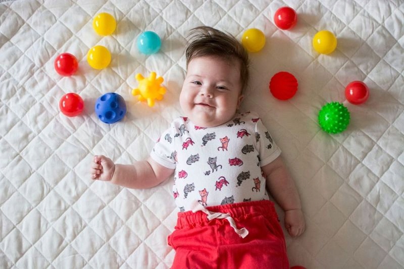 MOM'S ZESTAW MIĘKKIE PIŁKI SENSORYCZNE PIŁECZKI 5 Materiał guma