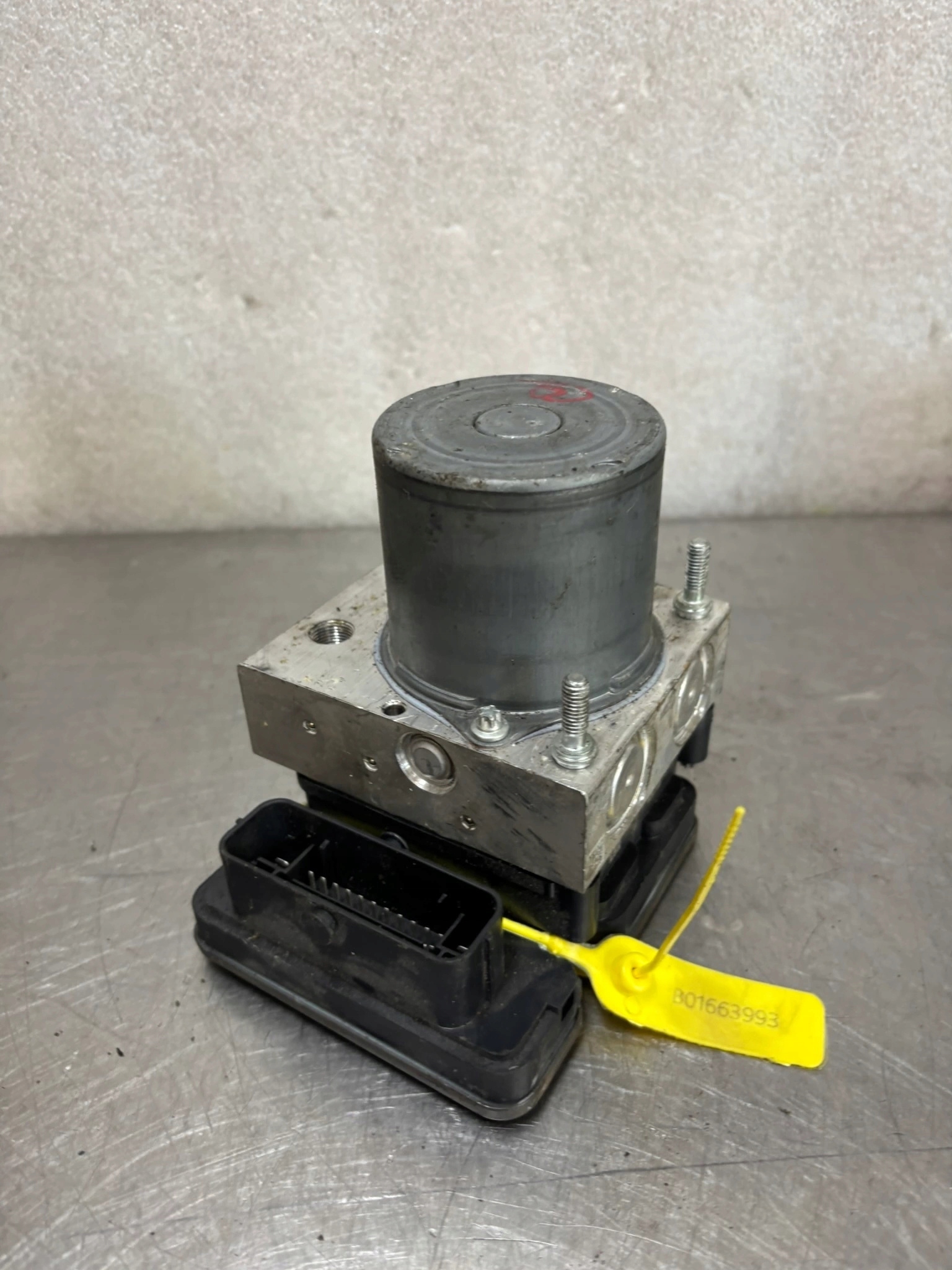 насос ABS renault ARKANA 476606536R оригинал