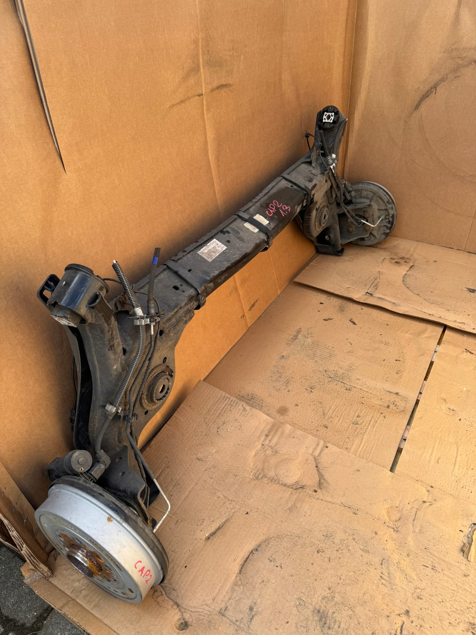 RENAULT CAPTUR II 1.0 TCE 1.3 TYLNA OŚ BELKA ZAWIESZENIE BĘBNY 555019165R