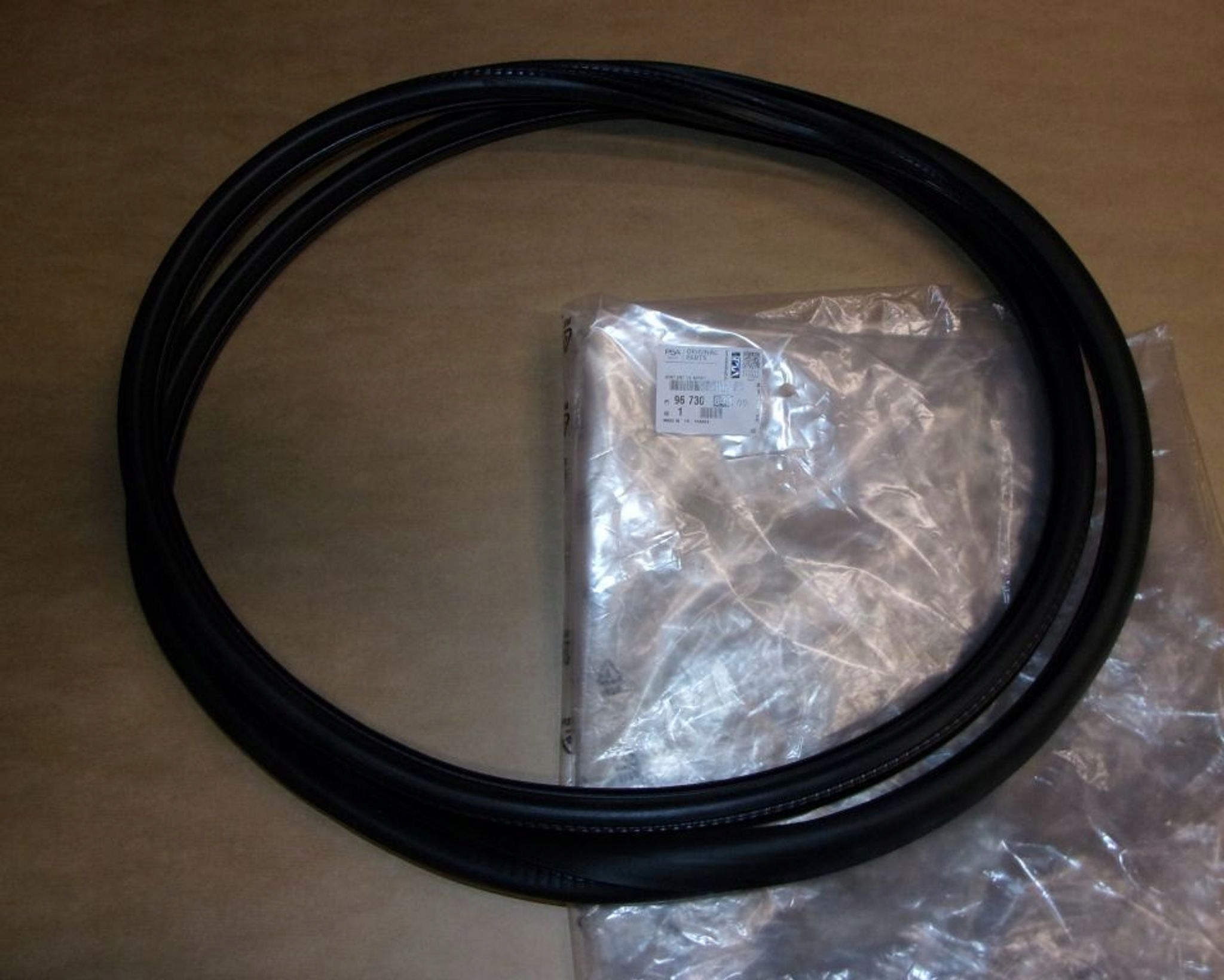 Těsnění Dveří P 208,2008 Přední Pravé 9673084680