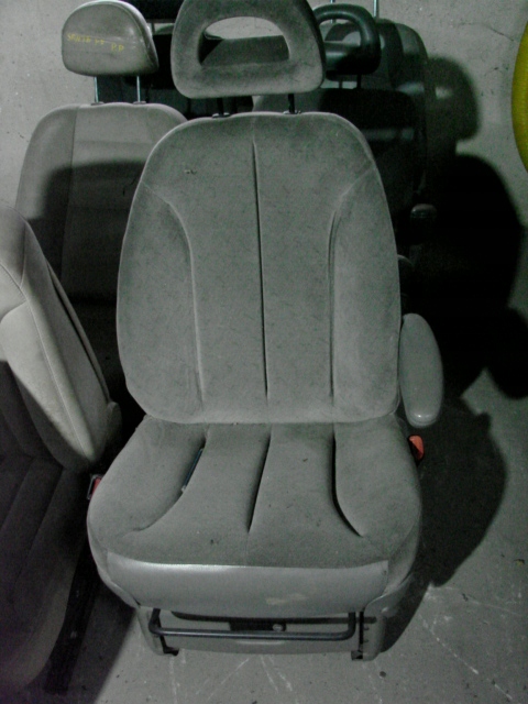 кресло P перед Voyager IV