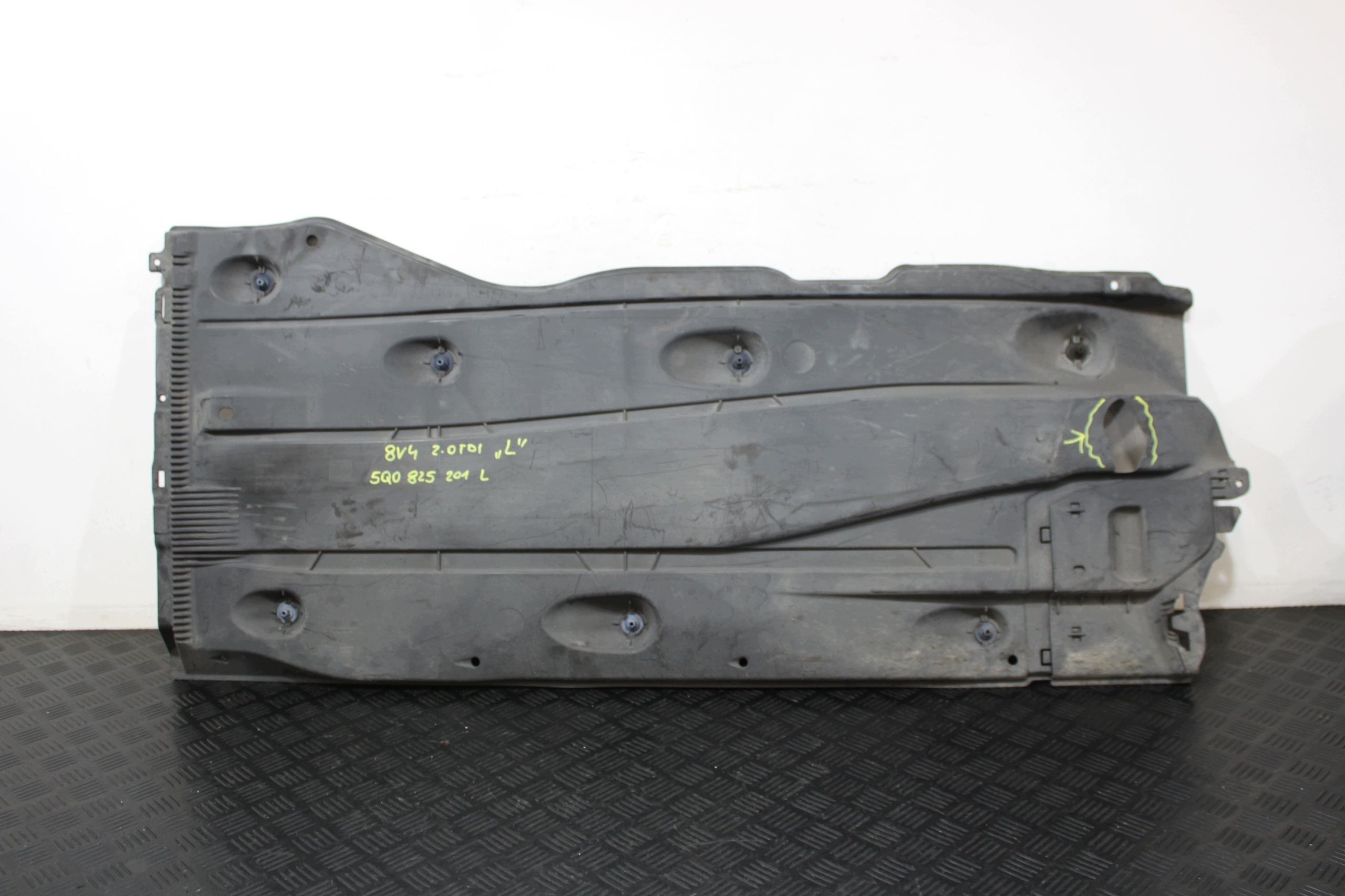 abdeckung Blende Abdeckung Unterfahrschutz links 5Q0825201L AUDI A3 8V0 8V4 2013