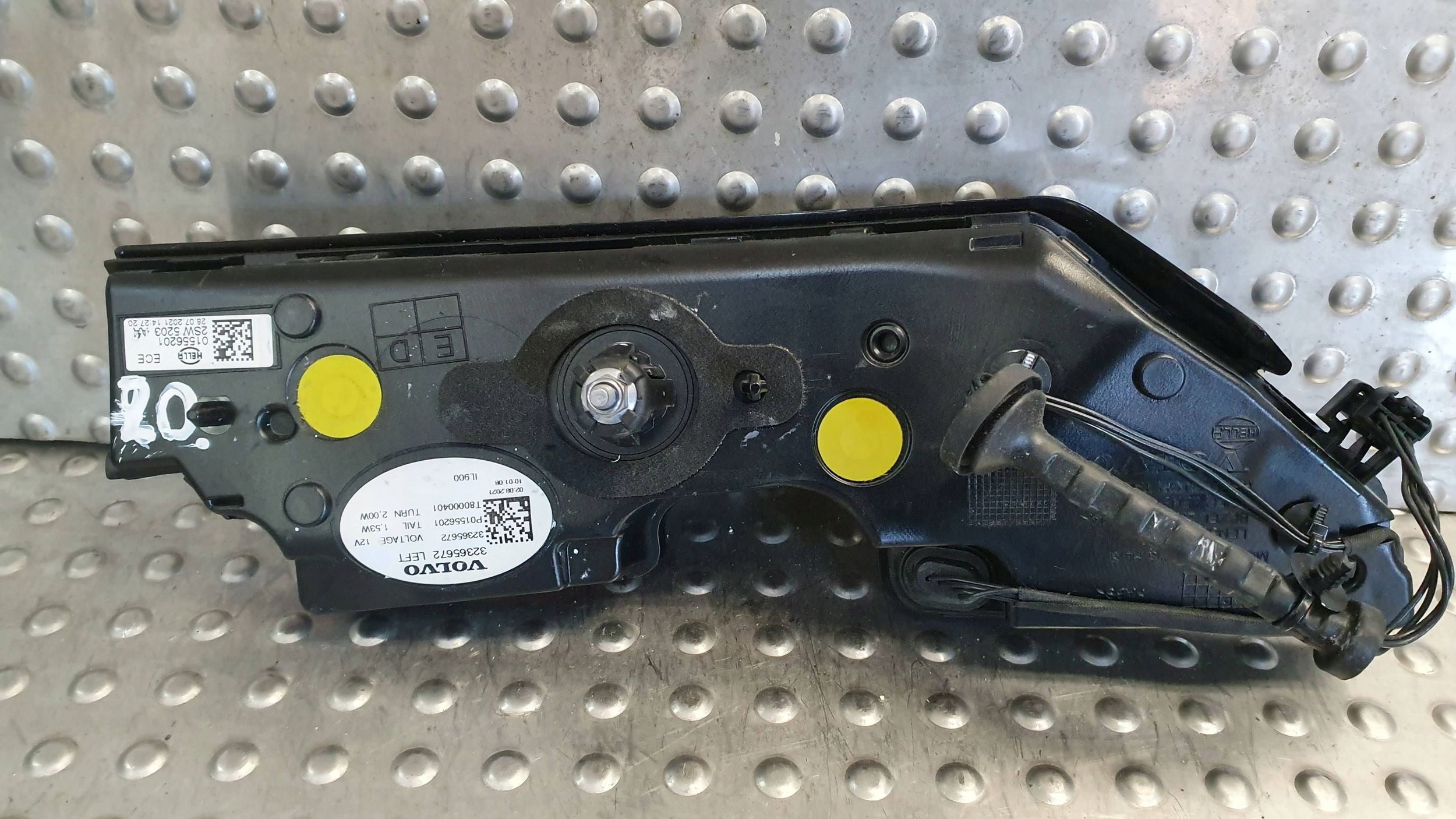 light rear part left VOLVO C40 to the bonnet 21- 32365672