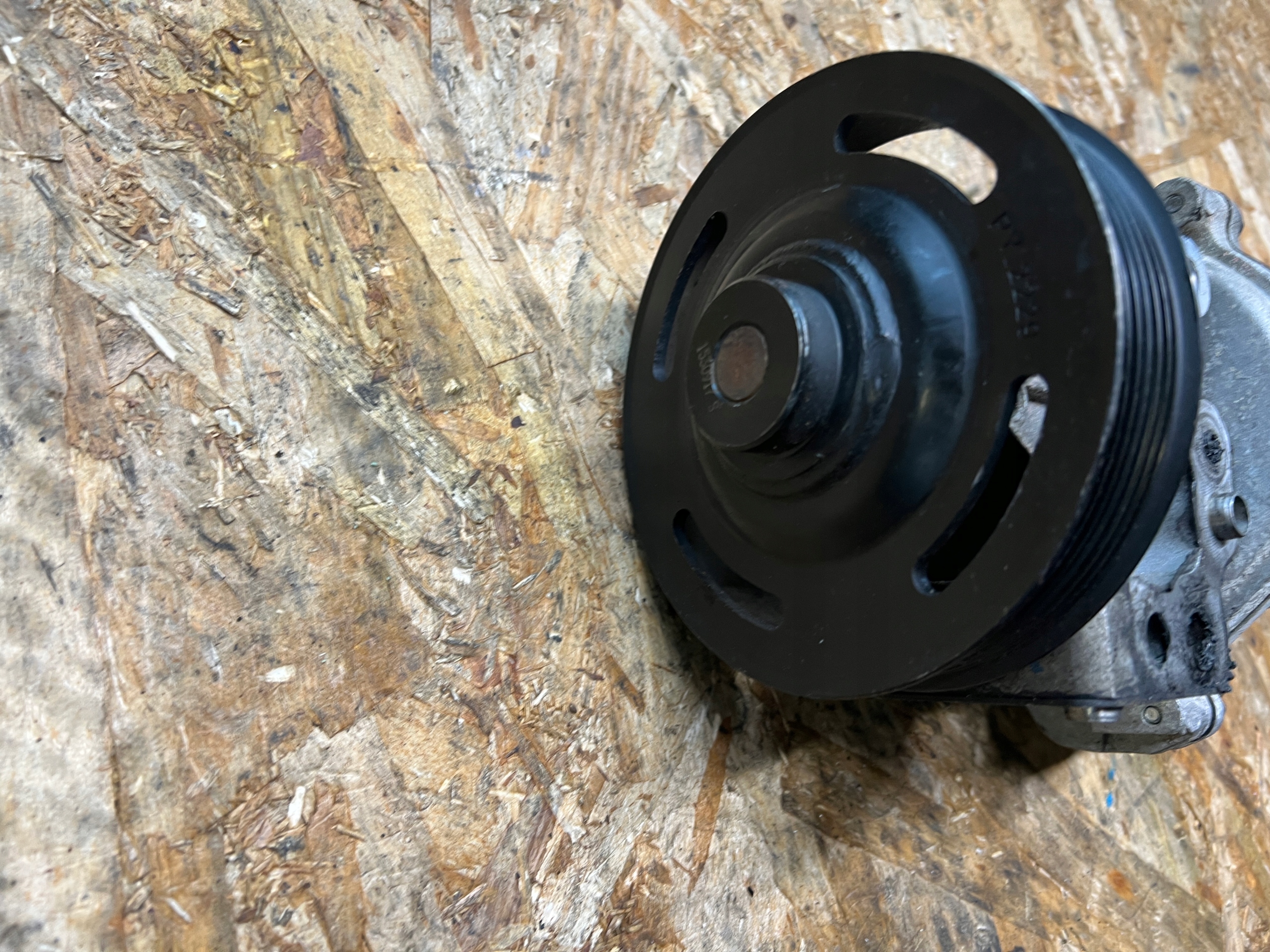 vodena pumpa FORD TRANSIT MK7 2.4 TDCI
