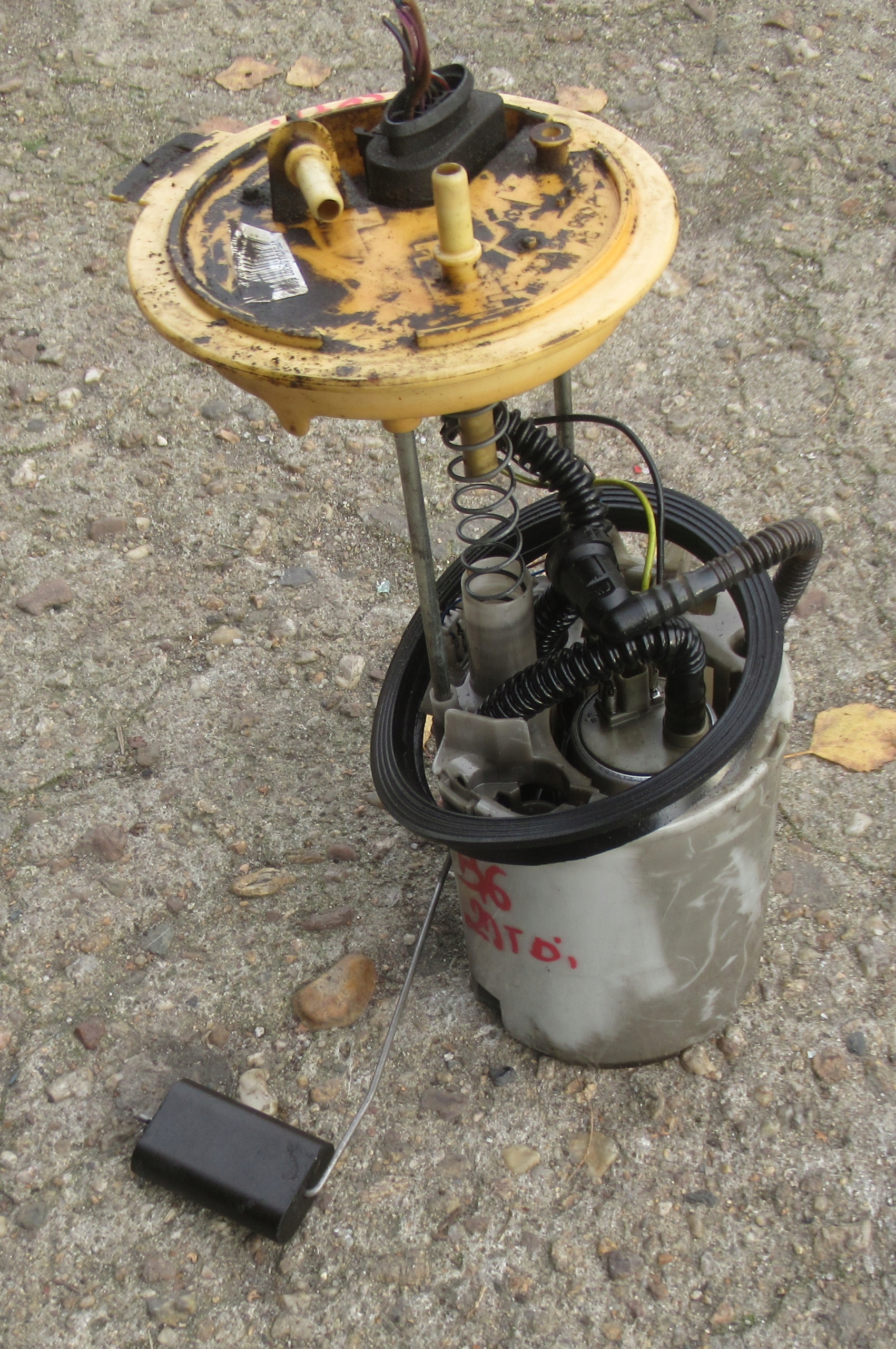 VW PASSAT B6 2.0 TDI feed pump 3C0919050P