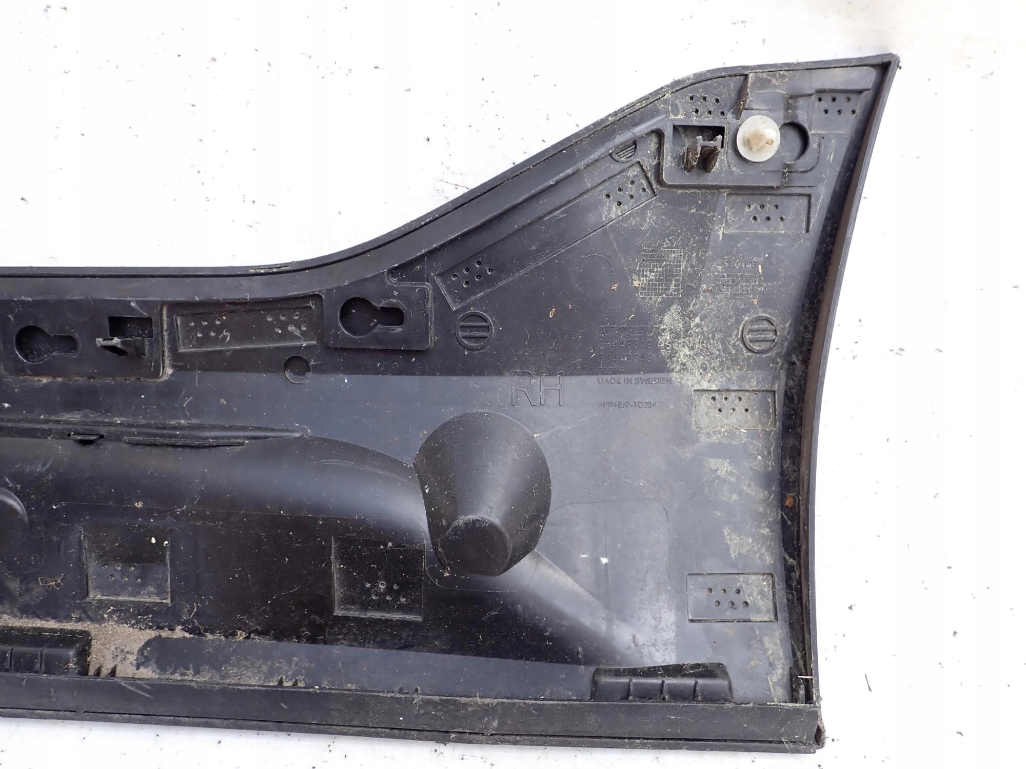 VOLVO XC40 17-> cap moulding door right rear part