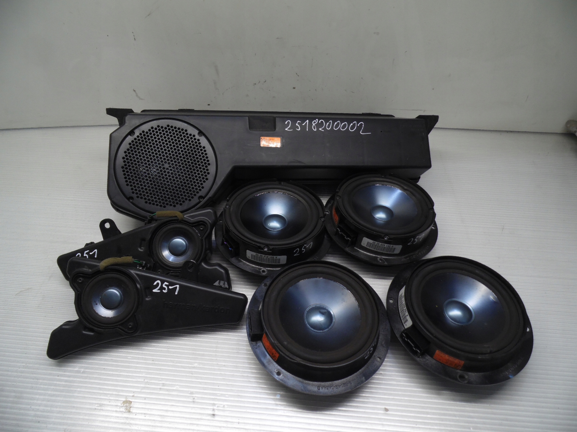 Громкоговорители HARMAN KARDON комплект MERCEDES W251